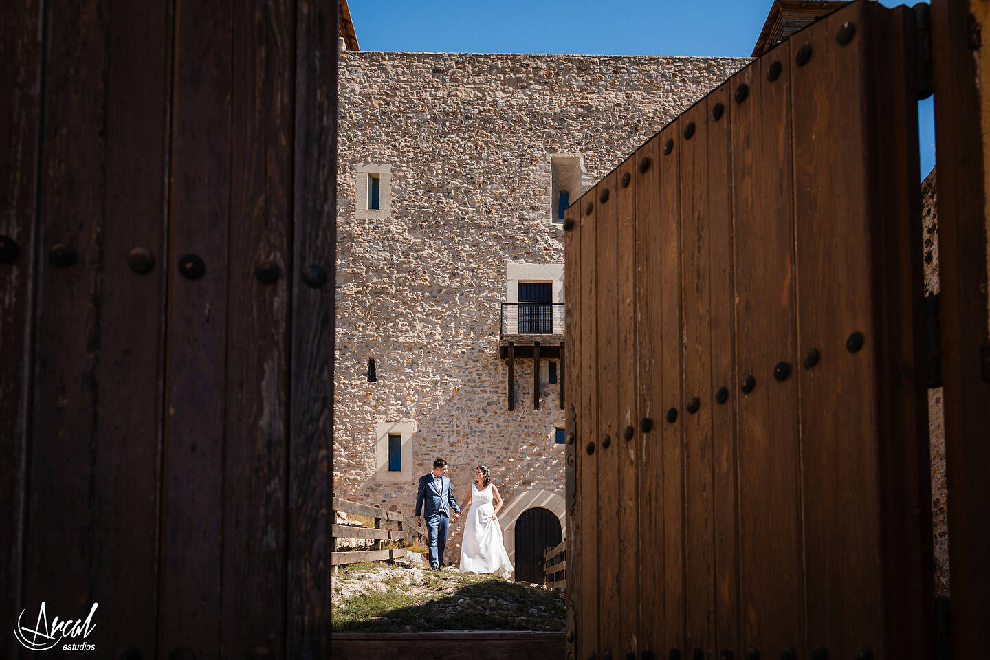 048_Alicia y Jose, postboda en el castillo de los Heredia, en Alcalá de la Selva, comarca de Gúdar-Javalambre, TeruelA.JPG_Redes Sociales