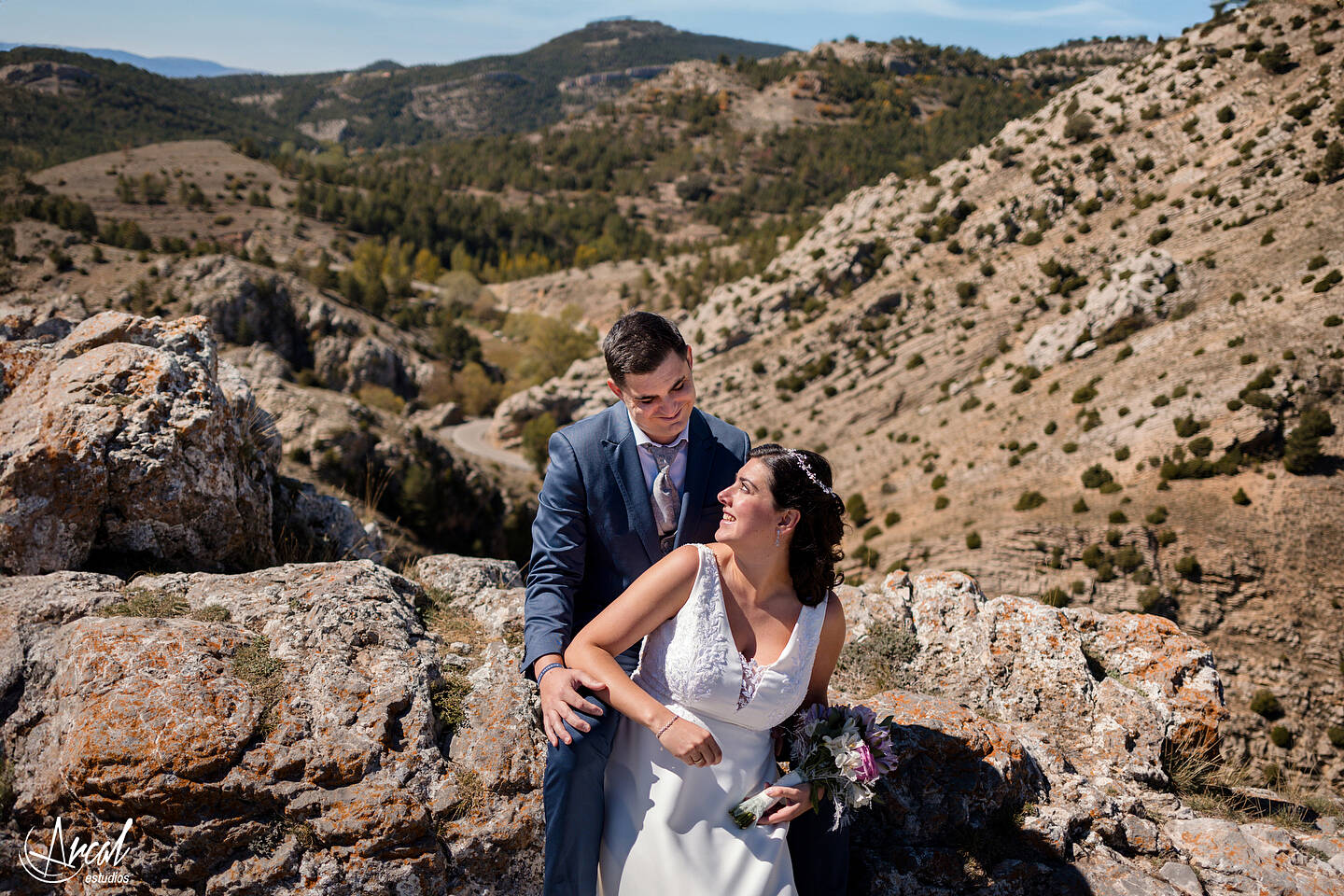 059_Alicia y Jose, postboda en el castillo de los Heredia, en Alcalá de la Selva, comarca de Gúdar-Javalambre, TeruelA.JPG_Redes Sociales