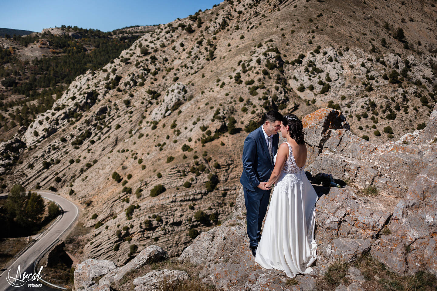 061_Alicia y Jose, postboda en el castillo de los Heredia, en Alcalá de la Selva, comarca de Gúdar-Javalambre, TeruelA.JPG_Redes Sociales