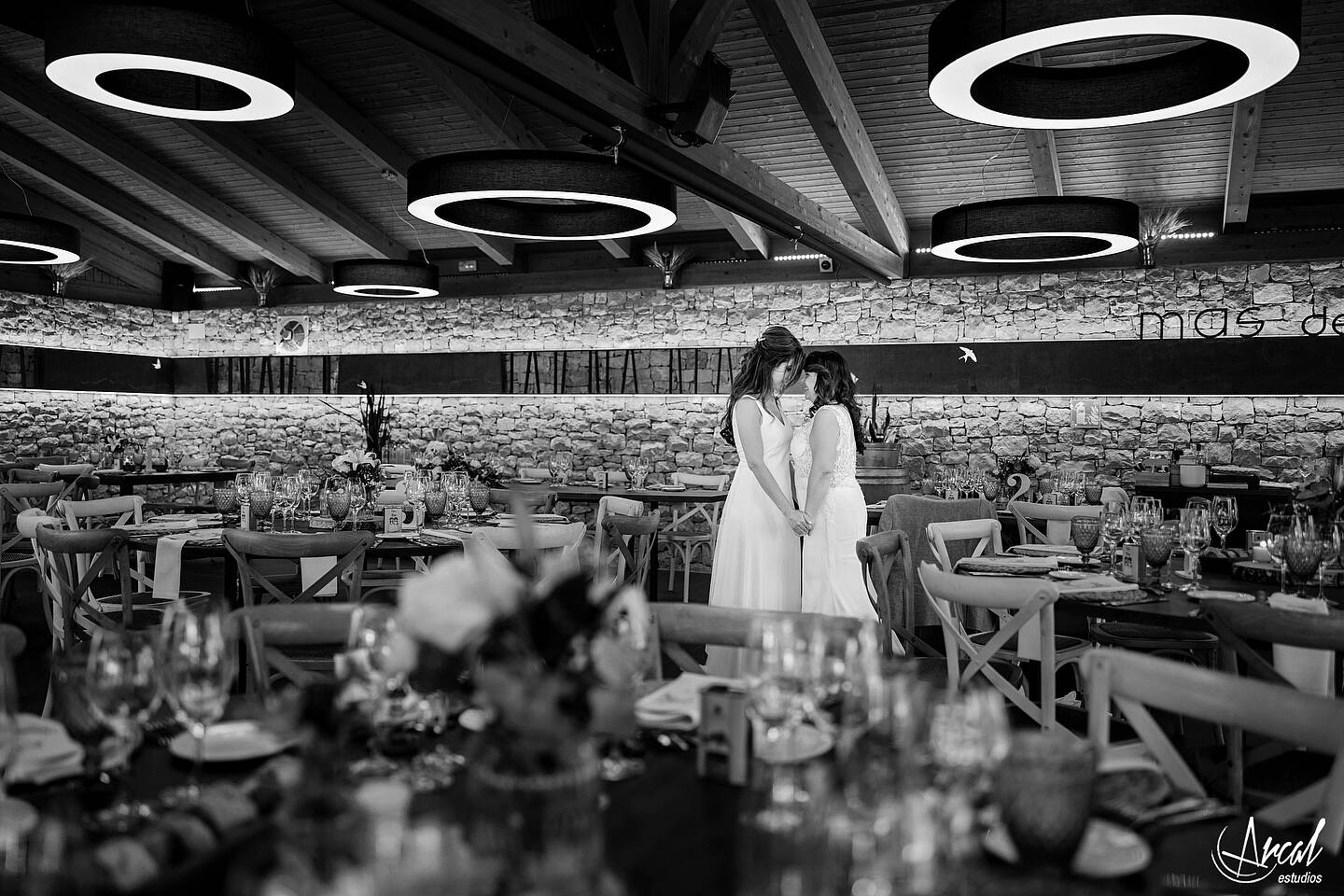 241_La Boda de Ester y Rosa en Restaurant Mas de Teret Events, Tarragona.jpg_BYN