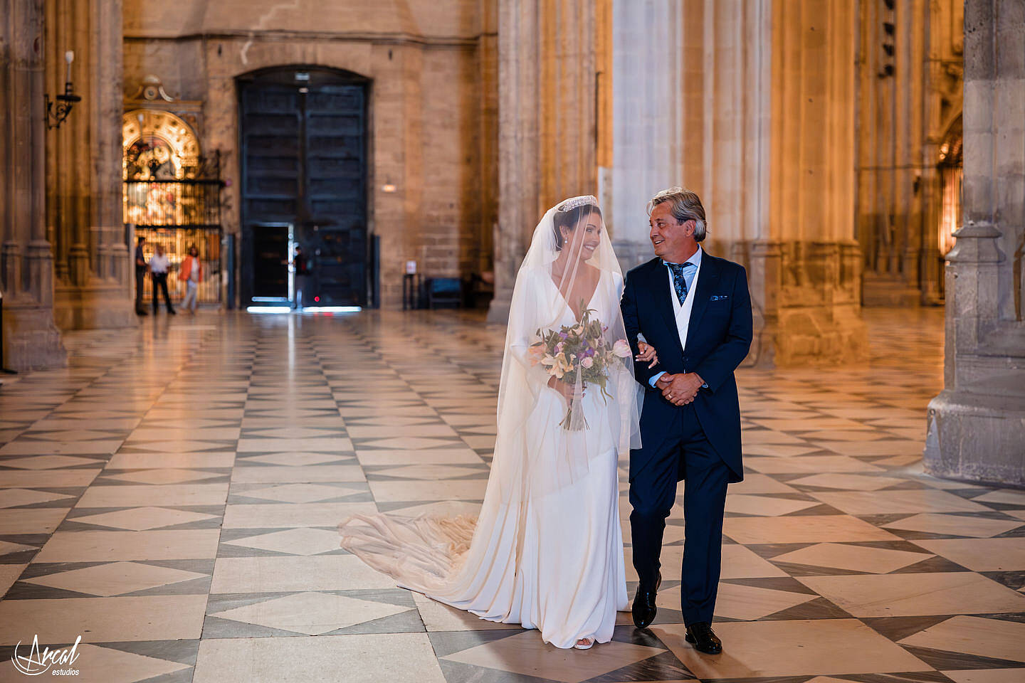 111_Ángela y Francisco boda en hacienda Al-Yamanah de Sanlúcar La Mayor de Sevilla, vestido de novia de pronovias, fotografía y vídeo by Arcal EstudiosAA