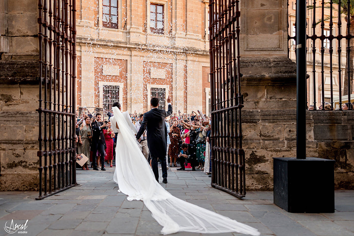 198_Ángela y Francisco boda en hacienda Al-Yamanah de Sanlúcar La Mayor de Sevilla, vestido de novia de pronovias, fotografía y vídeo by Arcal EstudiosA