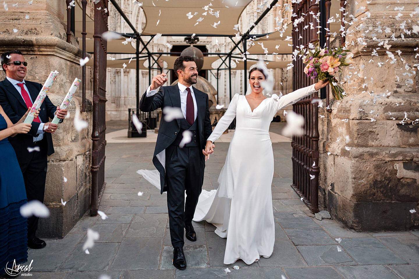 199_Ángela y Francisco boda en hacienda Al-Yamanah de Sanlúcar La Mayor de Sevilla, vestido de novia de pronovias, fotografía y vídeo by Arcal EstudiosA