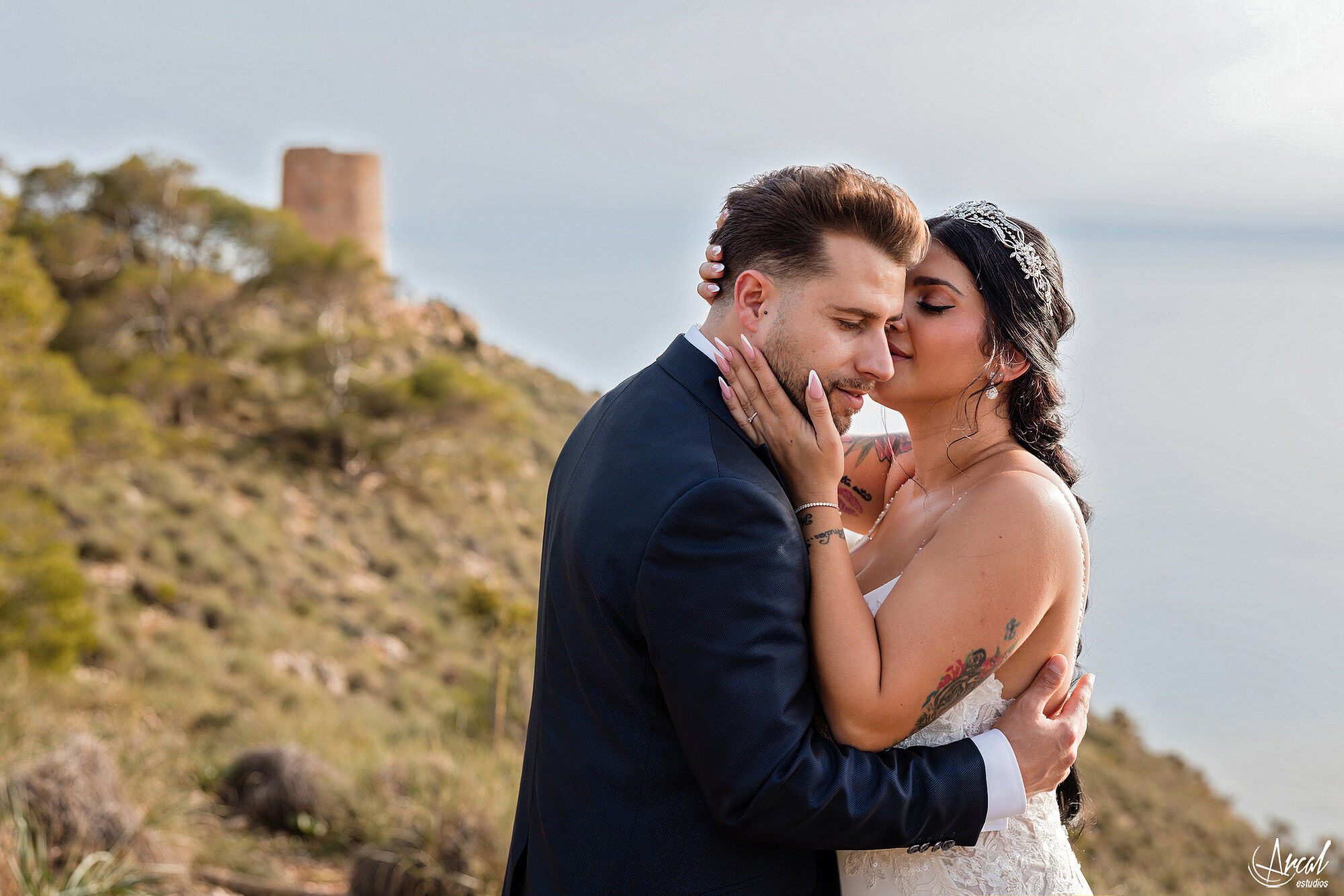 019_mari-a-del-mar-y-alberto-fotos-de-post-boda-en-torre-vigia-de-cerro-gordo-y-playa-de-la-herradura-granada-espan-a-Mejorado-SR