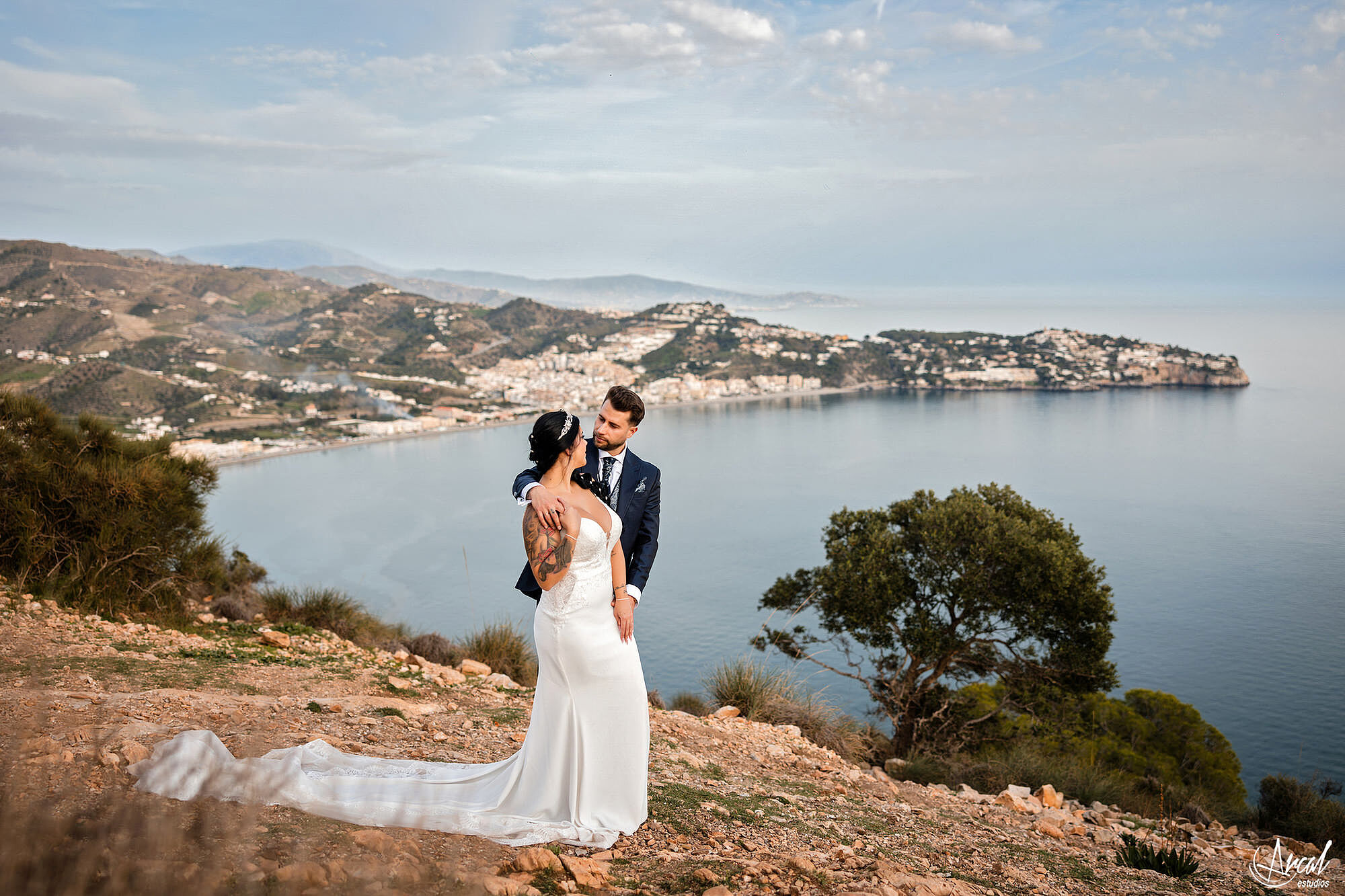 039_mari-a-del-mar-y-alberto-fotos-de-post-boda-en-torre-vigia-de-cerro-gordo-y-playa-de-la-herradura-granada-espan-a-Mejorado-SR