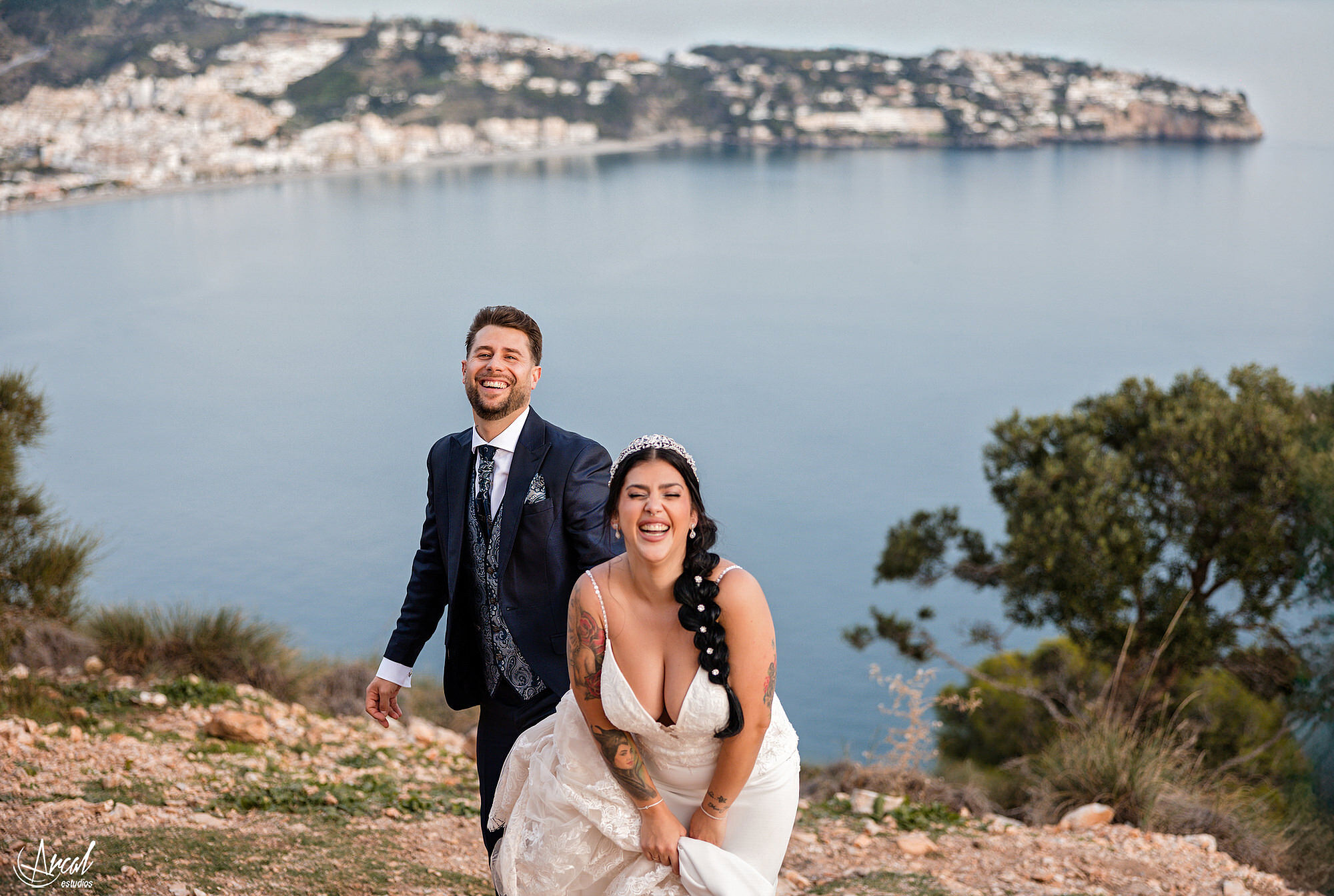 045_mari-a-del-mar-y-alberto-fotos-de-post-boda-en-torre-vigia-de-cerro-gordo-y-playa-de-la-herradura-granada-espan-aa-Mejorado-SR