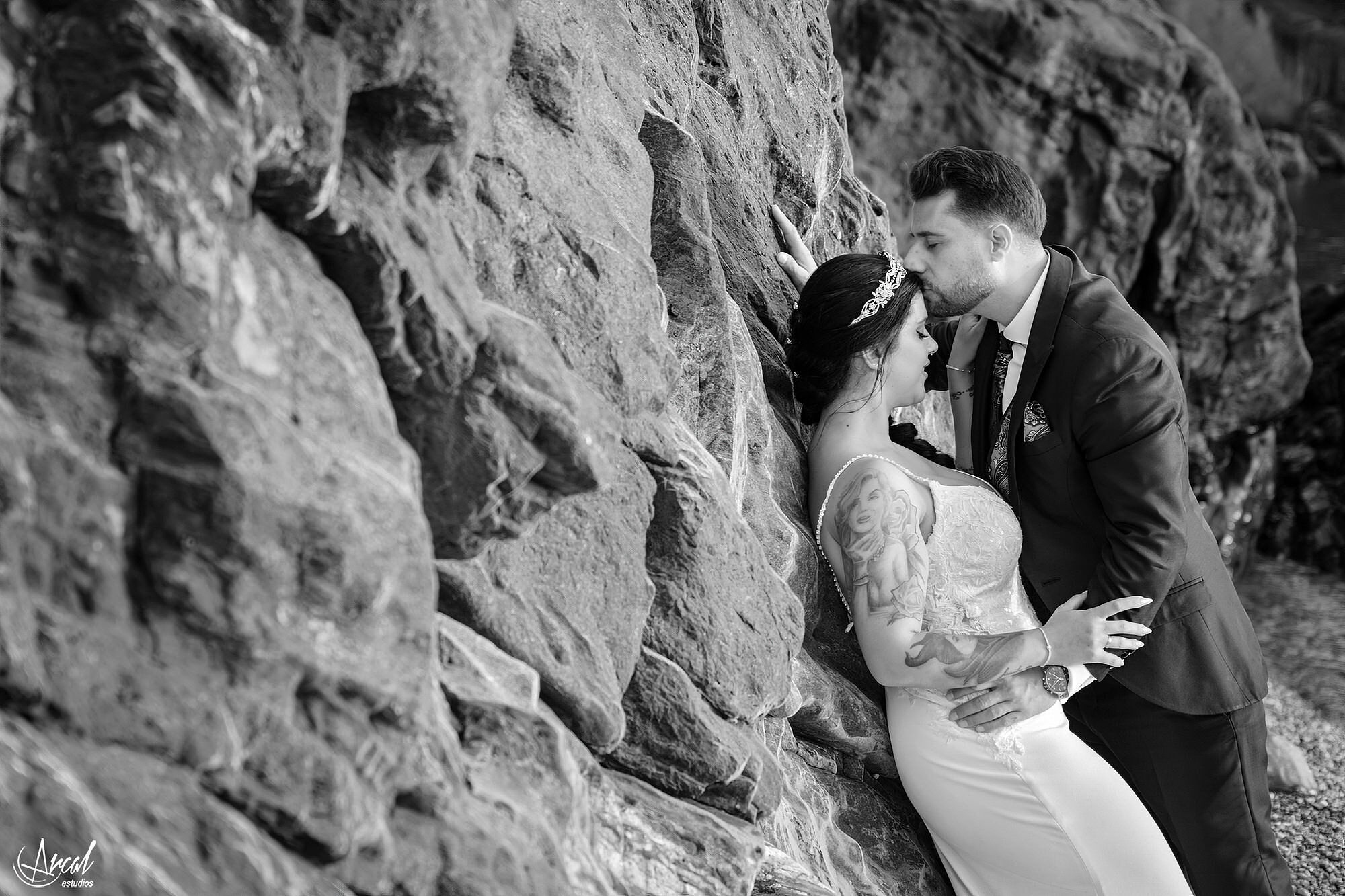 053_mari-a-del-mar-y-alberto-fotos-de-post-boda-en-torre-vigia-de-cerro-gordo-y-playa-de-la-herradura-granada-espan-aa-Mejorado-SR