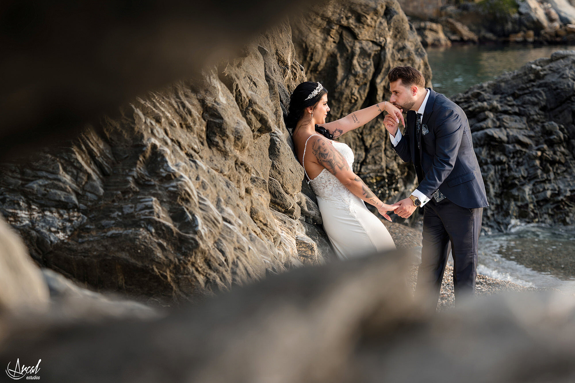 055_mari-a-del-mar-y-alberto-fotos-de-post-boda-en-torre-vigia-de-cerro-gordo-y-playa-de-la-herradura-granada-espan-aa-Mejorado-SR