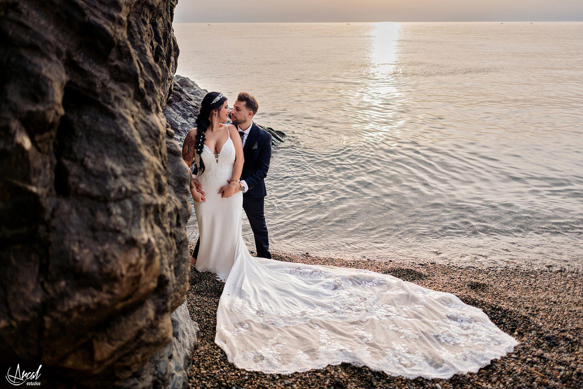 060_mari-a-del-mar-y-alberto-fotos-de-post-boda-en-torre-vigia-de-cerro-gordo-y-playa-de-la-herradura-granada-espan-aa-Mejorado-SR