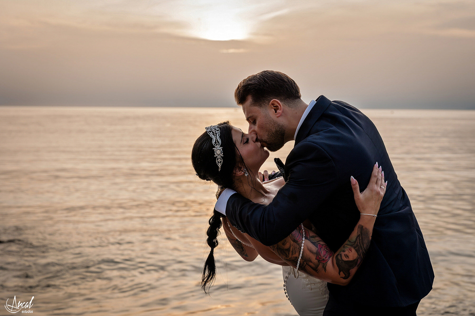 073_mari-a-del-mar-y-alberto-fotos-de-post-boda-en-torre-vigia-de-cerro-gordo-y-playa-de-la-herradura-granada-espan-aa-Mejorado-SR