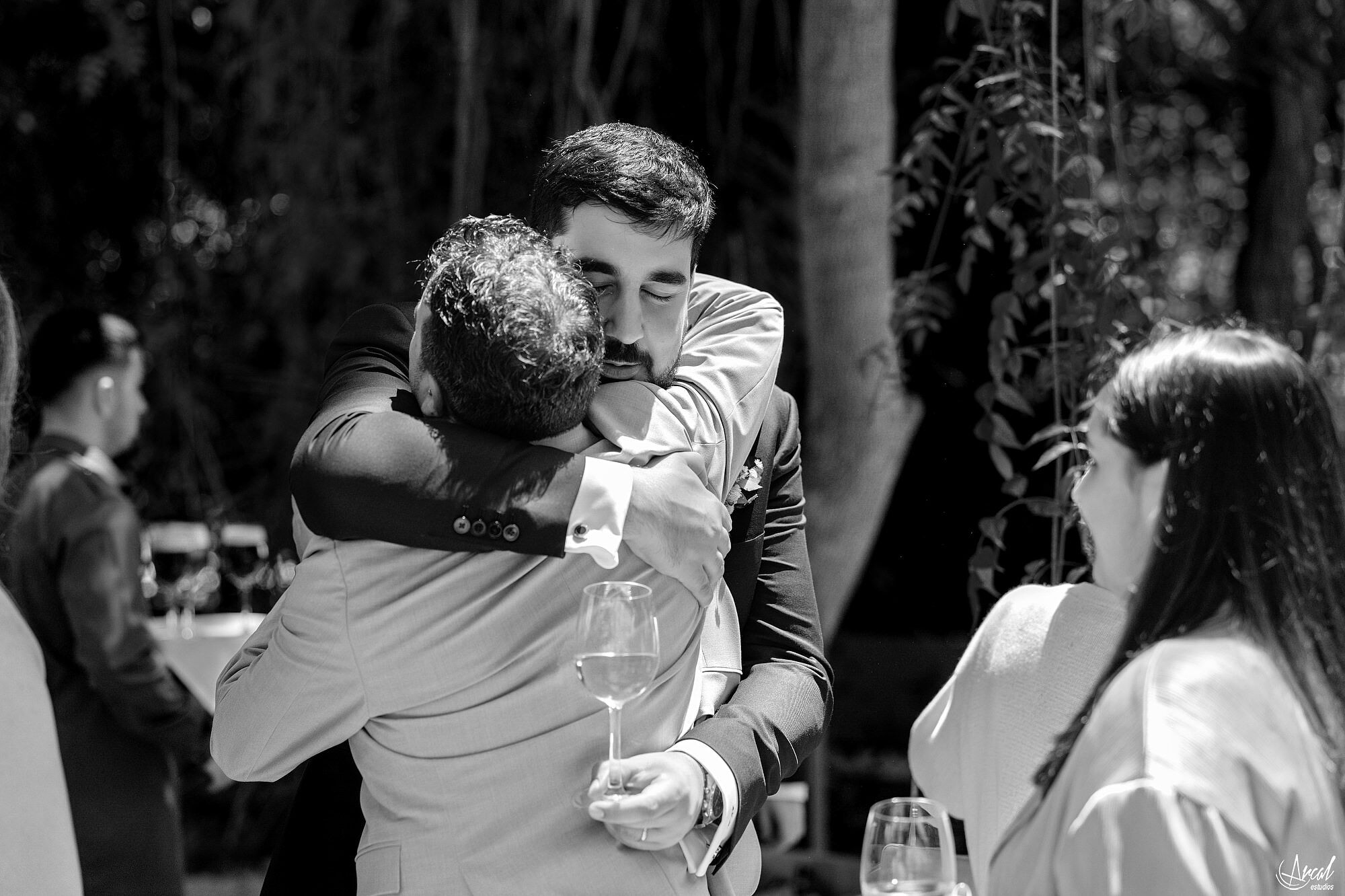 200_cocktail-boda-anais-antonio-arcalestudios-jardinesdeabril-pablomontoro.JPG_RRSS