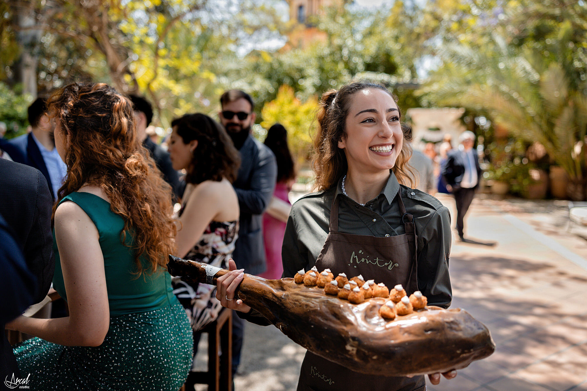 233_cocktail-boda-anais-antonio-arcalestudios-jardinesdeabril-pablomontoroA.JPG_RRSS