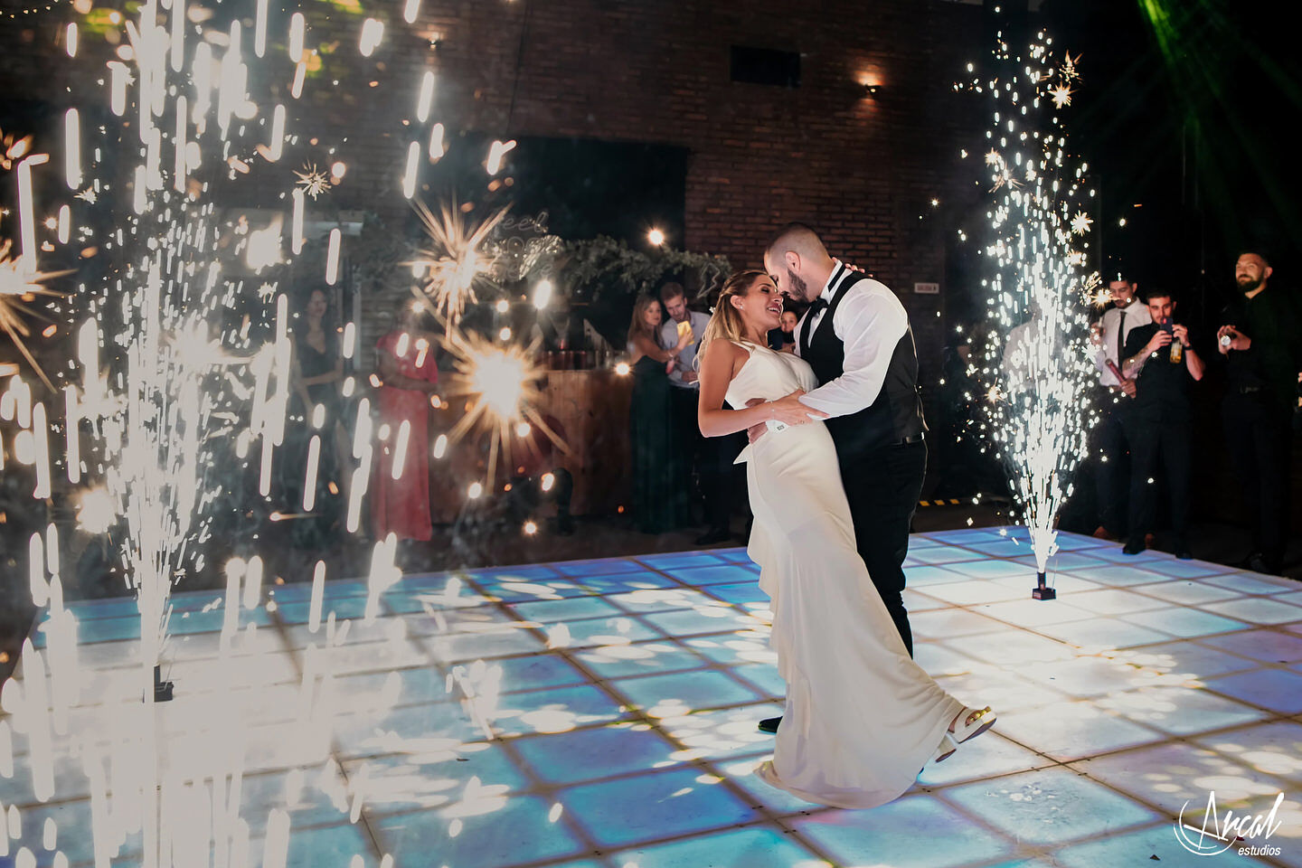 Arcal Estudios – Fotógrafos de Bodas en España - 237-casamiento-de-flor-y-maxi-en-el-portal-del-lago-hotel-villa-carlos-paz-156154-o-2-ts20250926102702272012.jpg