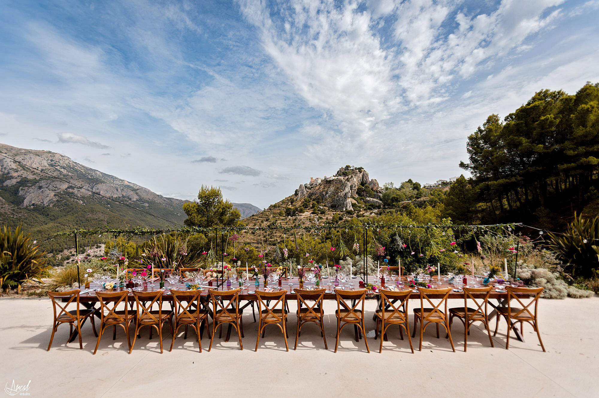005_boda-vivood-landscape-hotel-guadalest-novios-rio-hamish-arcal-estudios