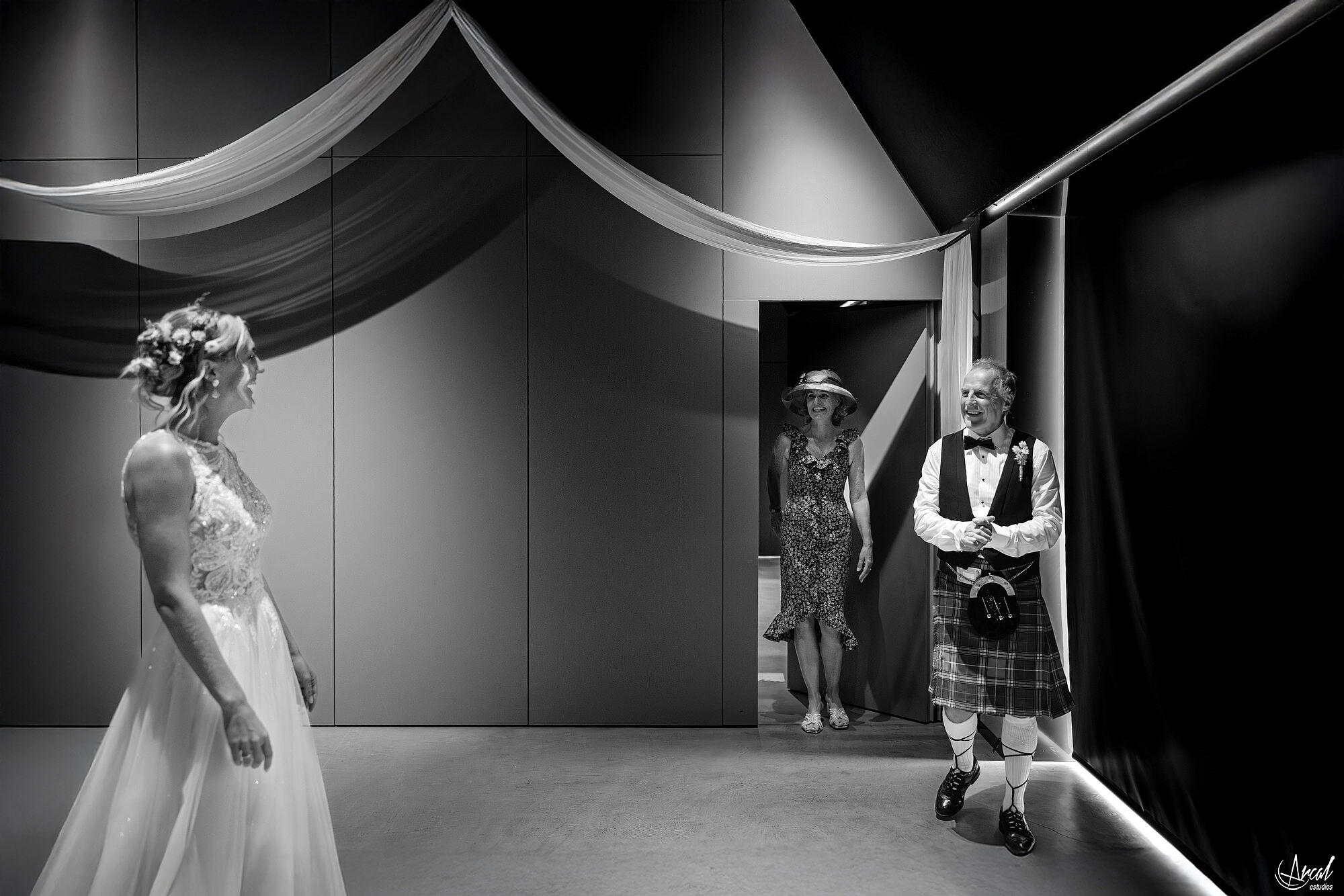 011_boda-vivood-landscape-hotel-guadalest-novios-rio-hamish-arcal-estudios