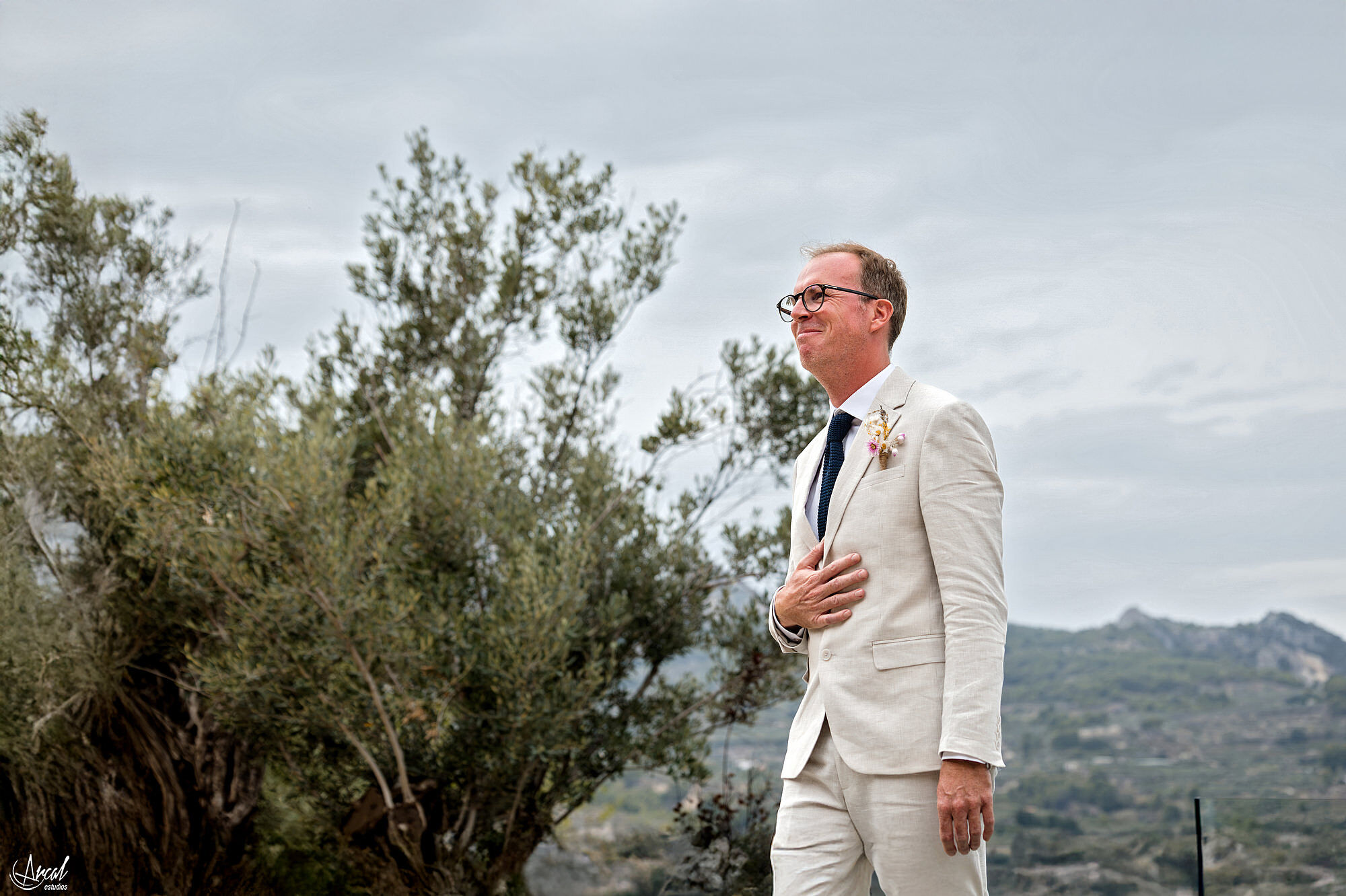 016_boda-vivood-landscape-hotel-guadalest-novios-rio-hamish-arcal-estudios