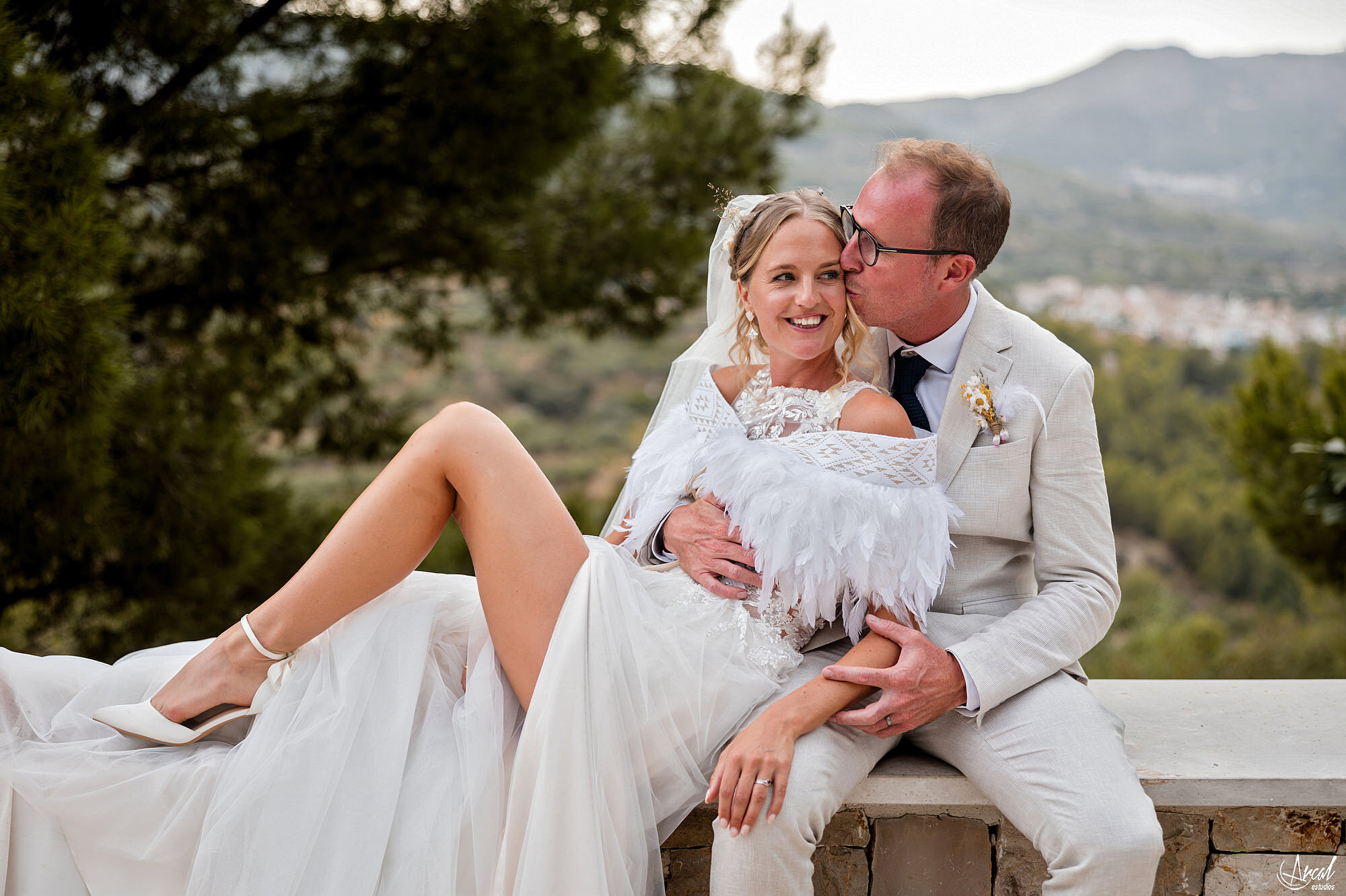 035_boda-vivood-landscape-hotel-guadalest-novios-rio-hamish-arcal-estudios