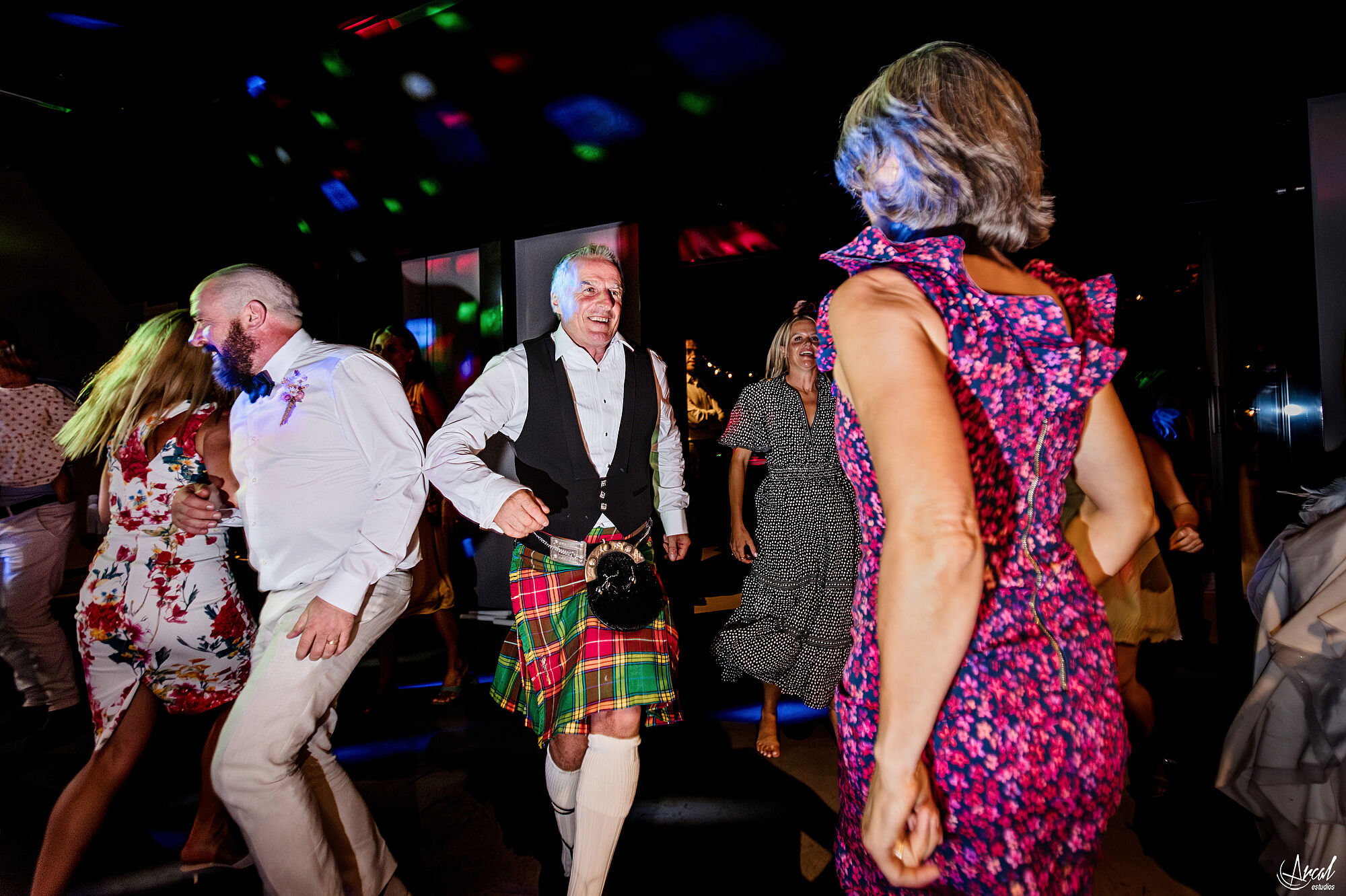 041_boda-vivood-landscape-hotel-guadalest-novios-rio-hamish-arcal-estudios