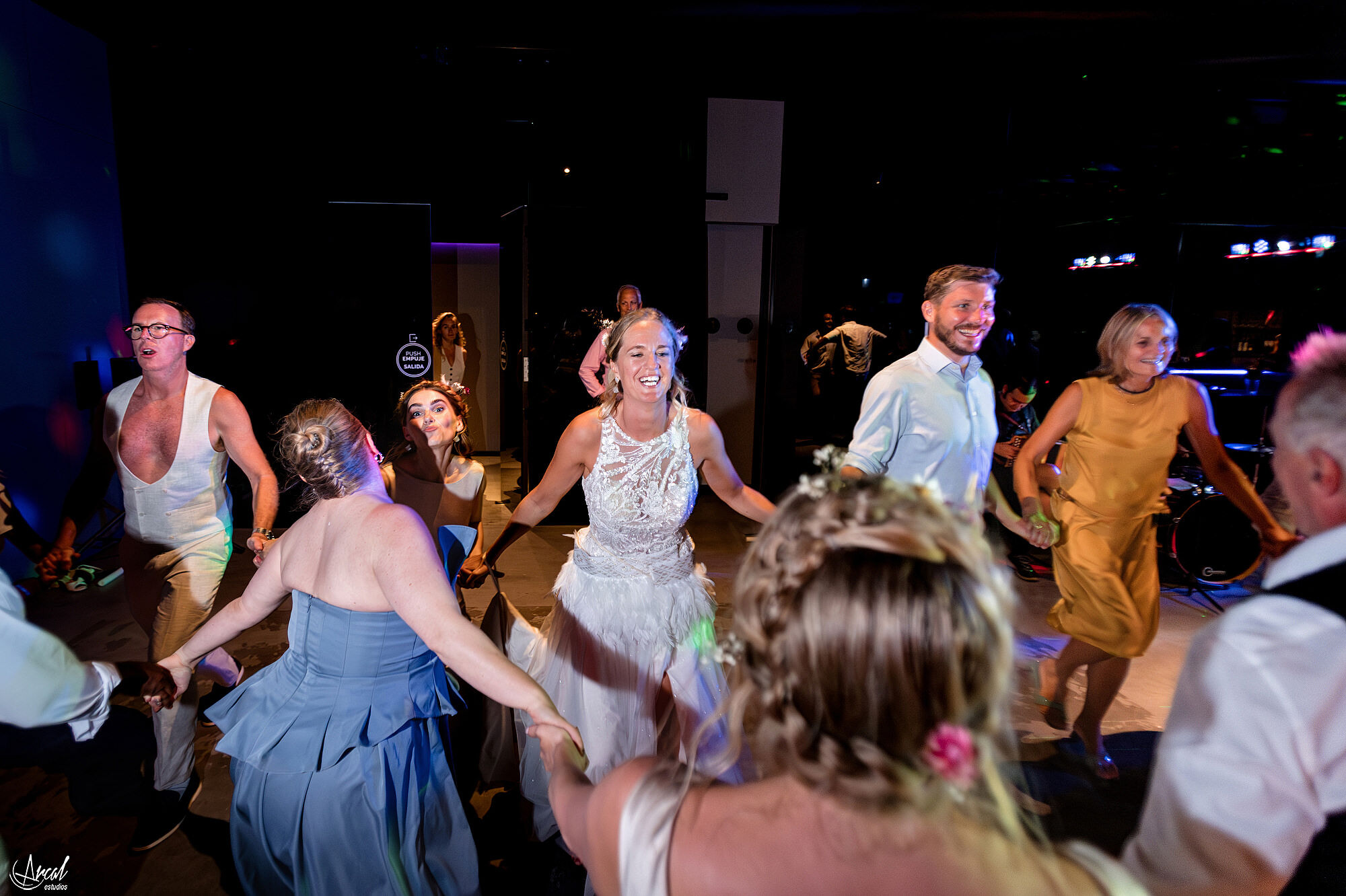 044_boda-vivood-landscape-hotel-guadalest-novios-rio-hamish-arcal-estudios