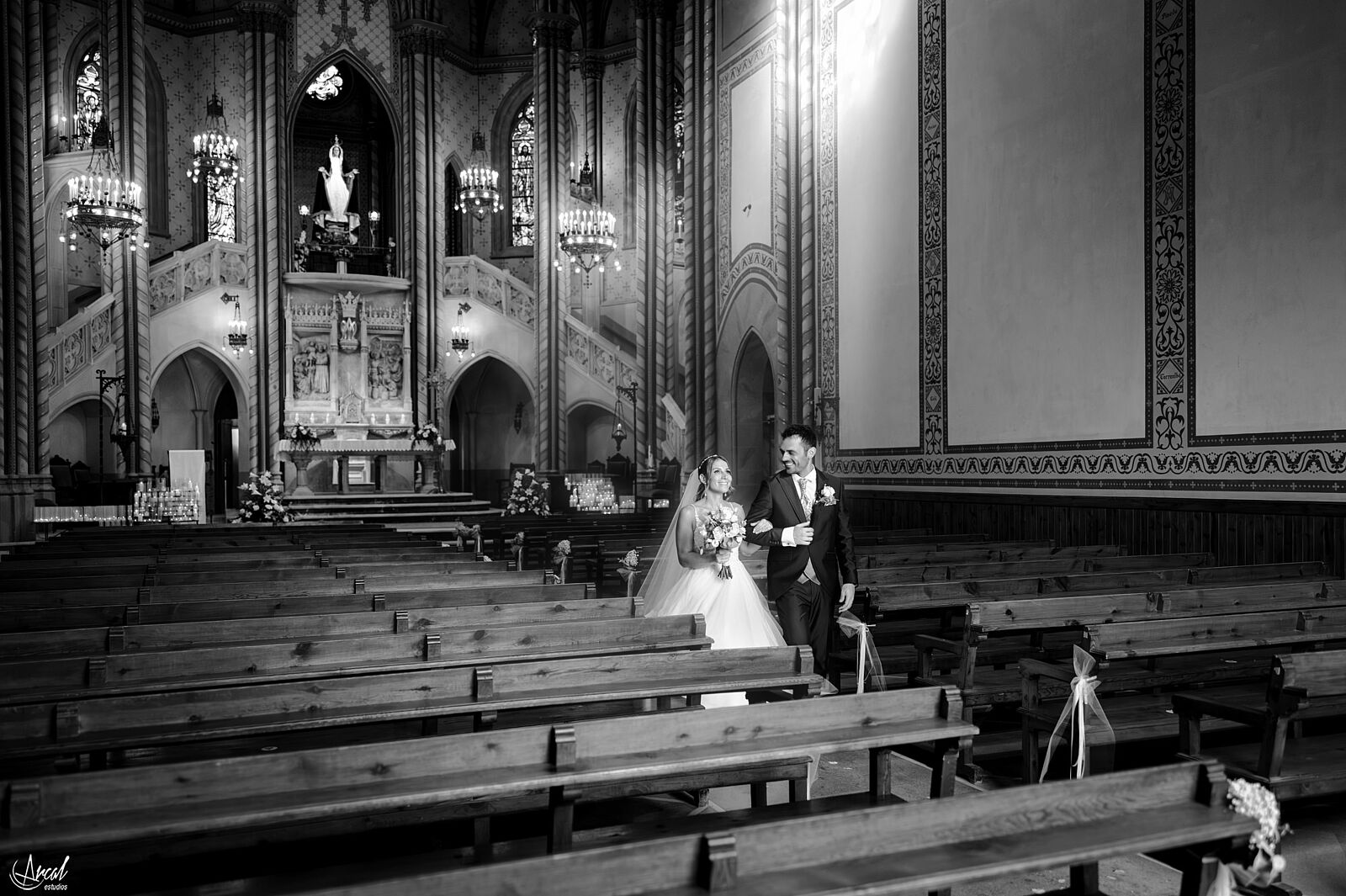 Abrazo de los novios