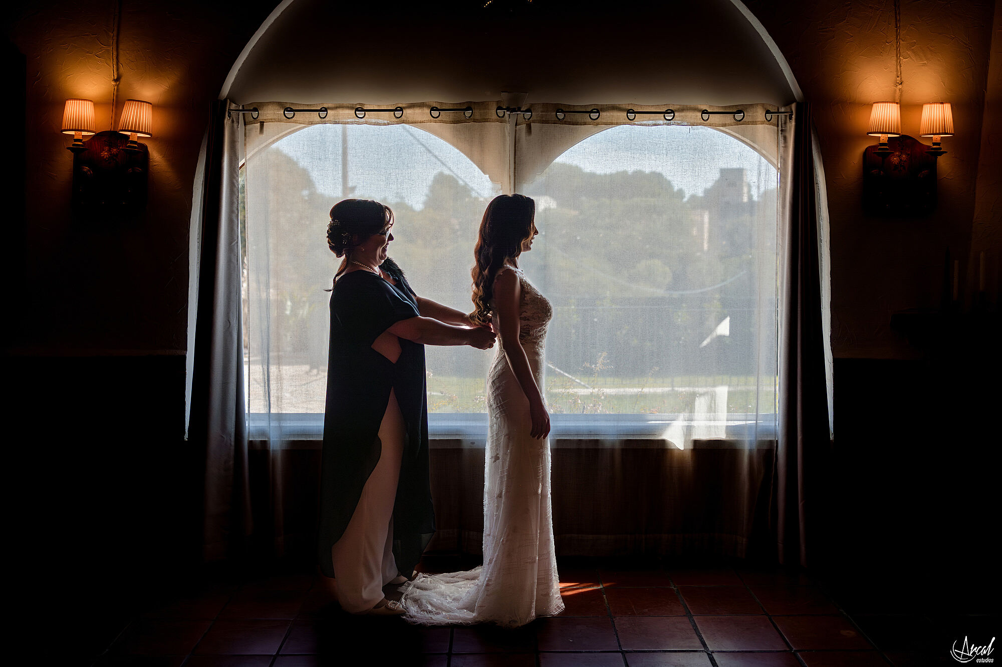 0293_aida-ionut-getting-ready-colina-events-tarragona-arcal-estudios.jpg A