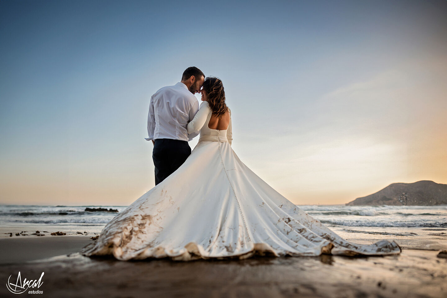 Abrazo íntimo postboda