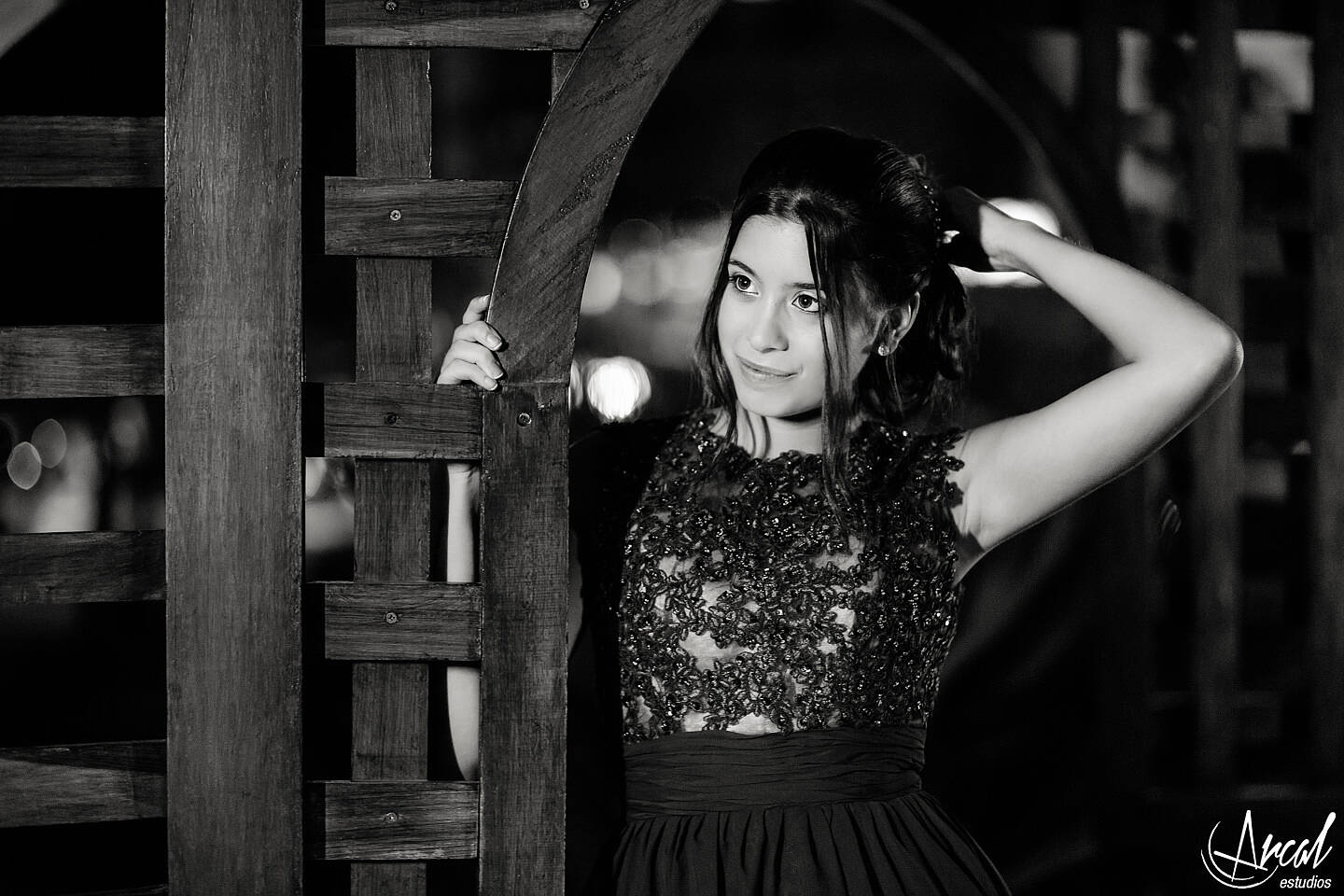 052-cande-ferrer-quincean-era-maquillaje-locas-lindas-carlos-paz-salon-malala-vestido-de-quince-azul-fotografia-de-15-26910