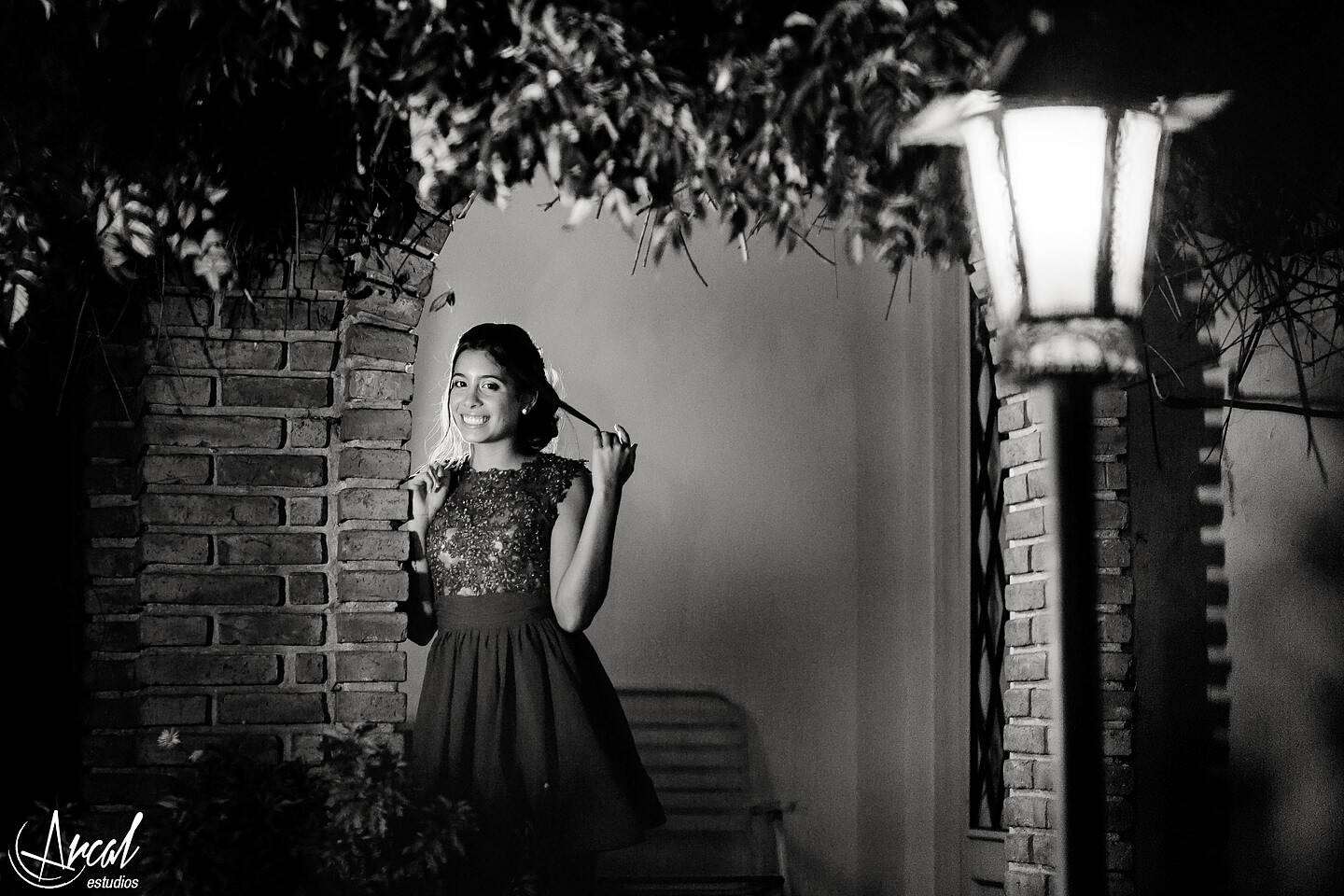 057-cande-ferrer-quincean-era-maquillaje-locas-lindas-carlos-paz-salon-malala-vestido-de-quince-azul-fotografia-de-15-26910