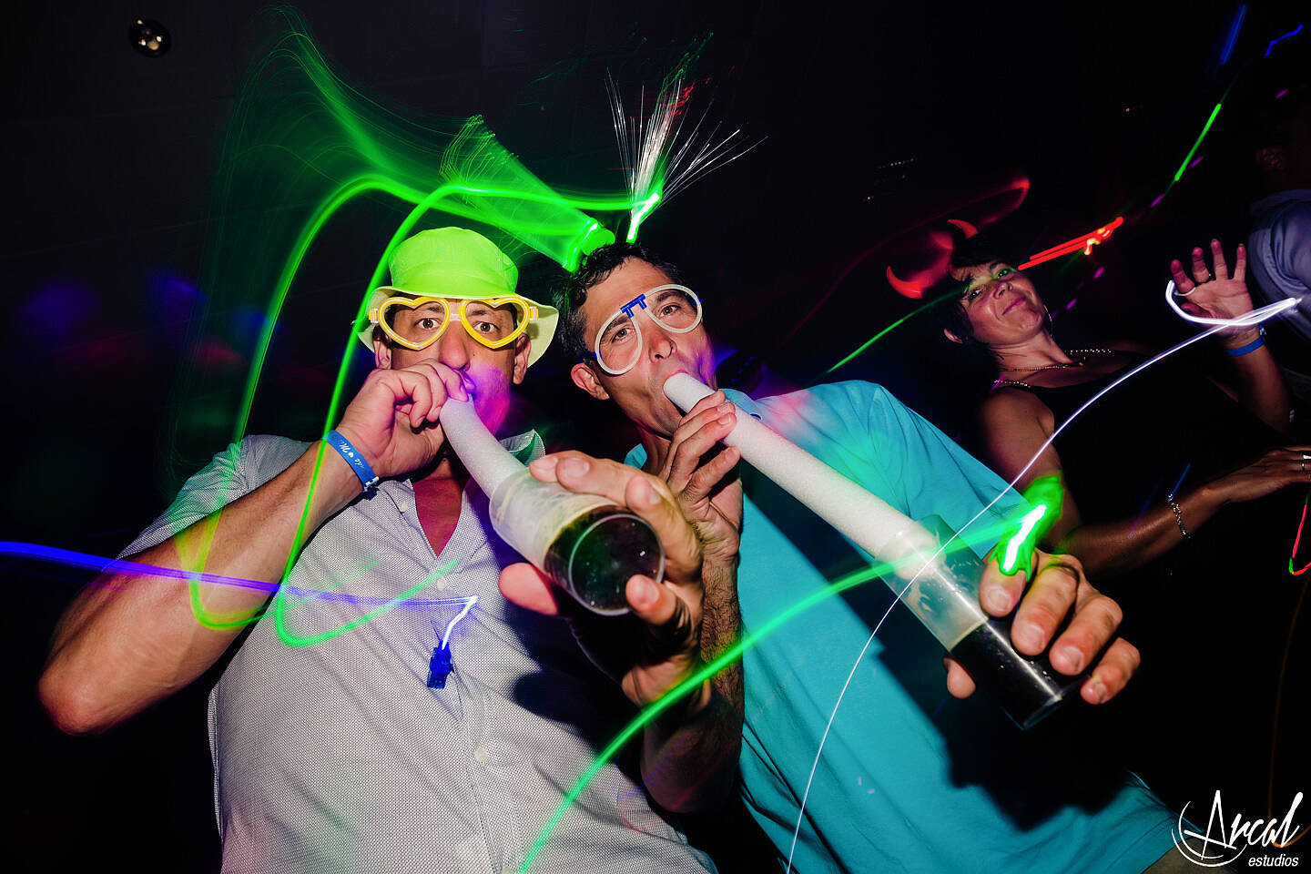337-cande-ferrer-quincean-era-maquillaje-locas-lindas-carlos-paz-salon-malala-vestido-de-quince-azul-fotografia-de-15-26910