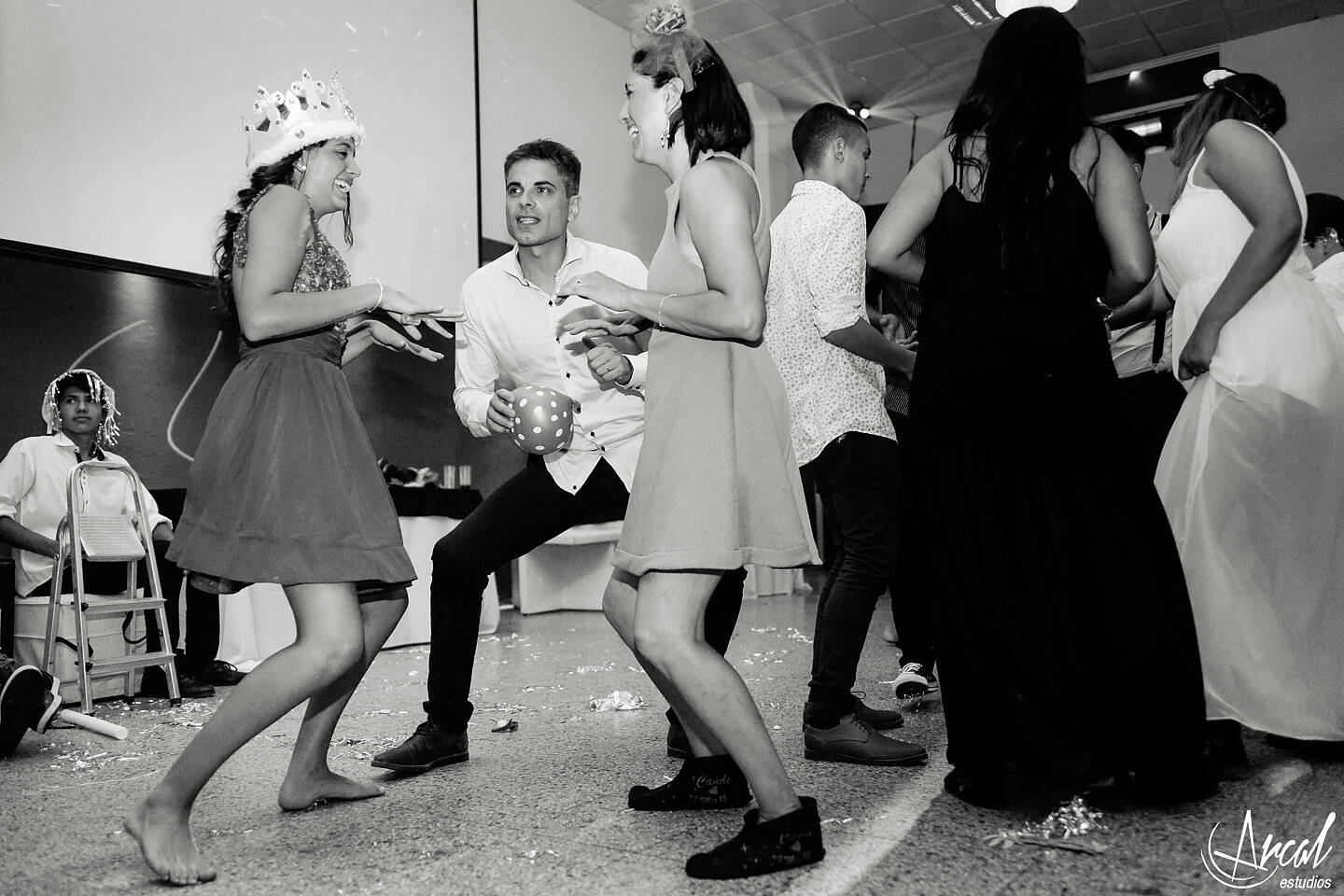 361-cande-ferrer-quincean-era-maquillaje-locas-lindas-carlos-paz-salon-malala-vestido-de-quince-azul-fotografia-de-15-26910