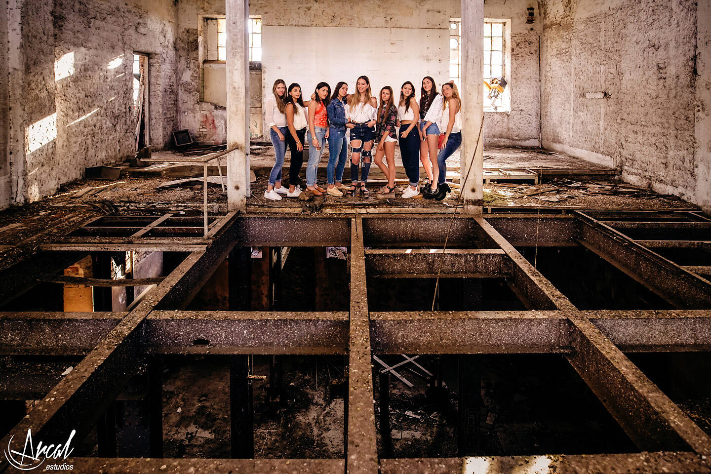 027-delfina-ferreyra-book-amigas-ex-molino-harinero-patio-burgue-s-colegio-san-patricio-arcal-estudios-fotografi-a-37048