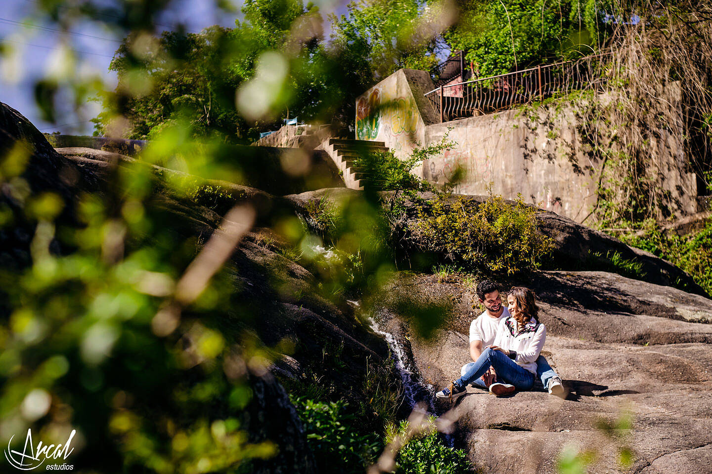 028-loly-alvarez-y-ezequiel-gattera-pre-boda-rio-bosque-sierras-tanti-la-pulperia-carlos-paz-cordoba-arcal-estudios-36419