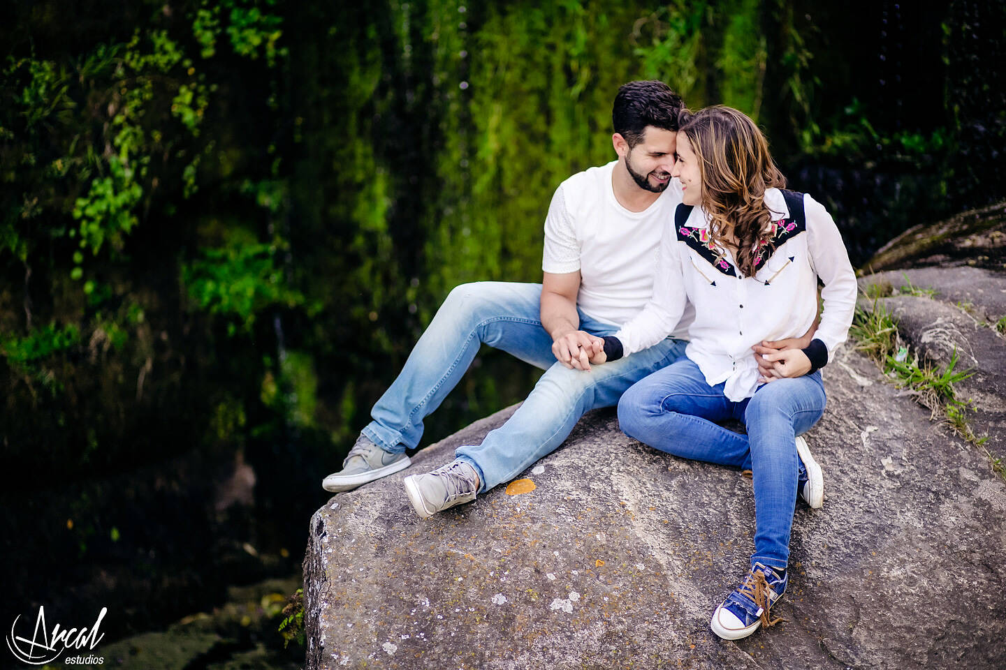 042-loly-alvarez-y-ezequiel-gattera-pre-boda-rio-bosque-sierras-tanti-la-pulperia-carlos-paz-cordoba-arcal-estudios-36419