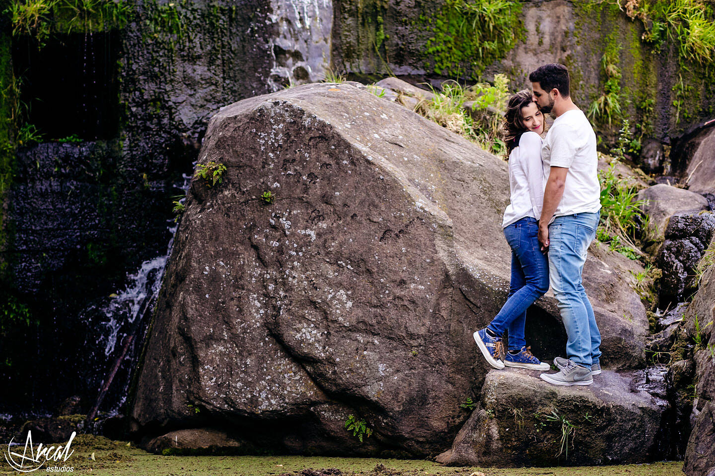 044-loly-alvarez-y-ezequiel-gattera-pre-boda-rio-bosque-sierras-tanti-la-pulperia-carlos-paz-cordoba-arcal-estudios-36419