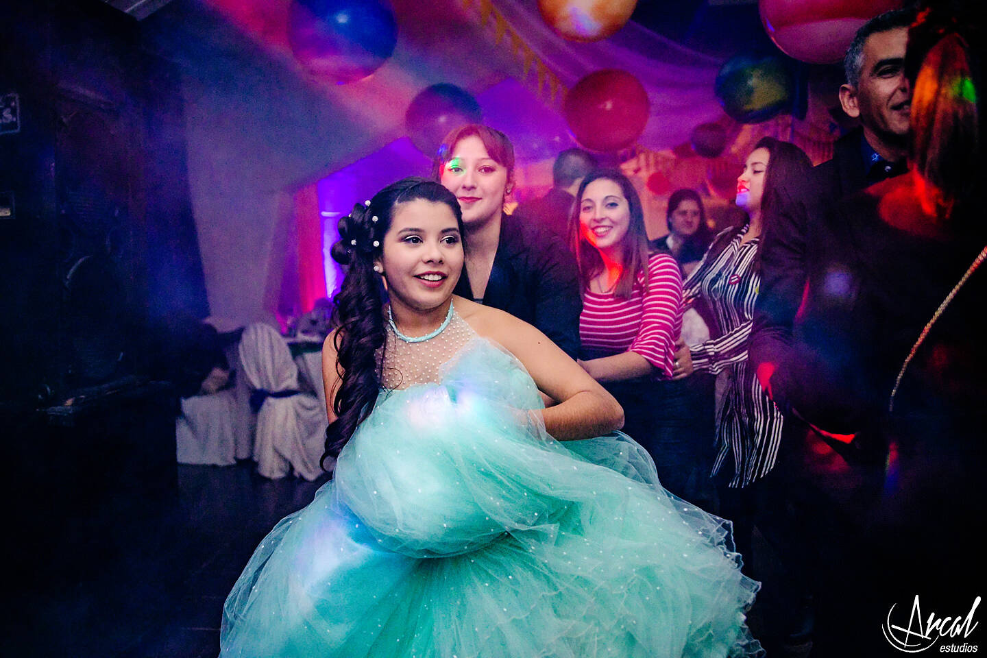 239-micaela-brizuela-fiesta-de-15-sociedad-rural-malaguen-o-circo-piscui-carlos-paz-arcal-estudios-fotografi-aa-36609