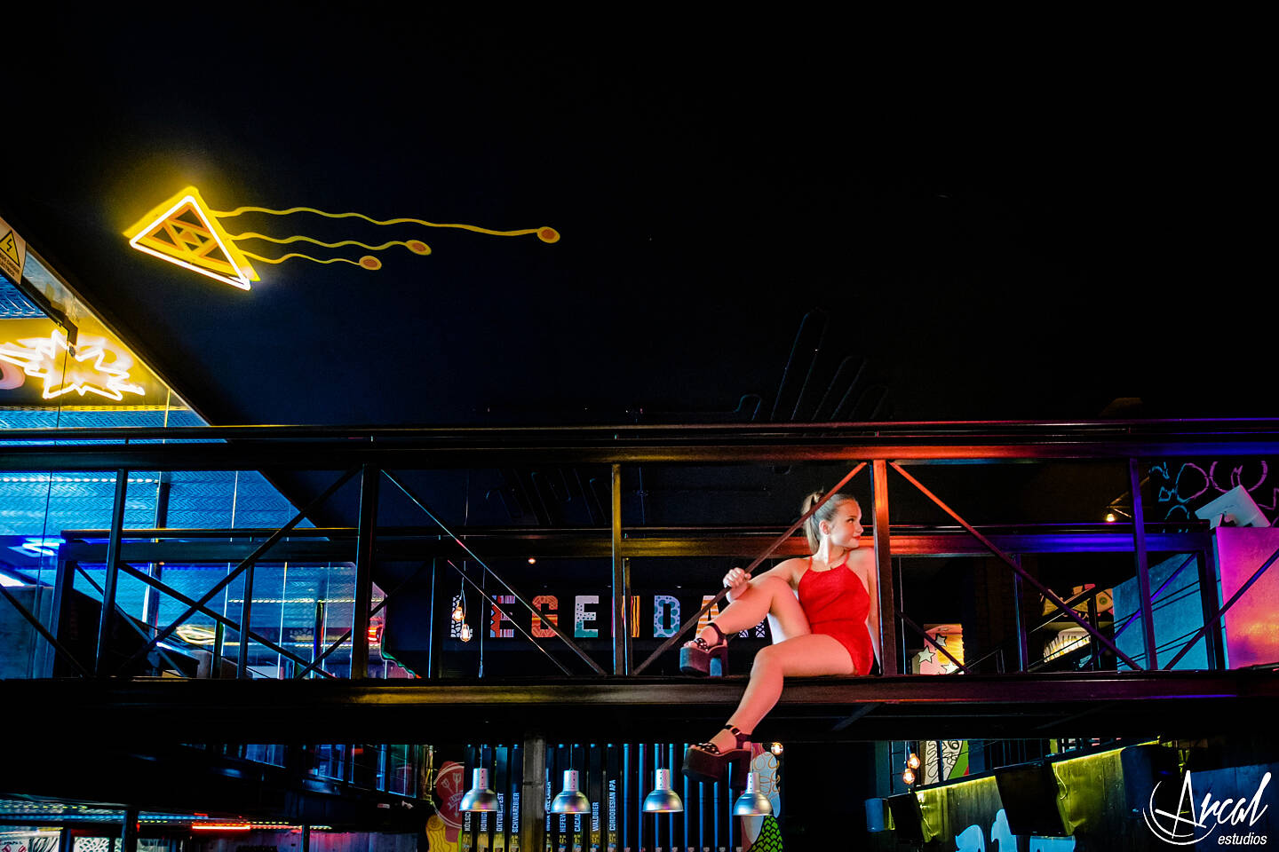 093-anna-samm-inglaterra-copina-puentes-colgantes-cerveceri-a-el-pen-on-carlos-paz-43323