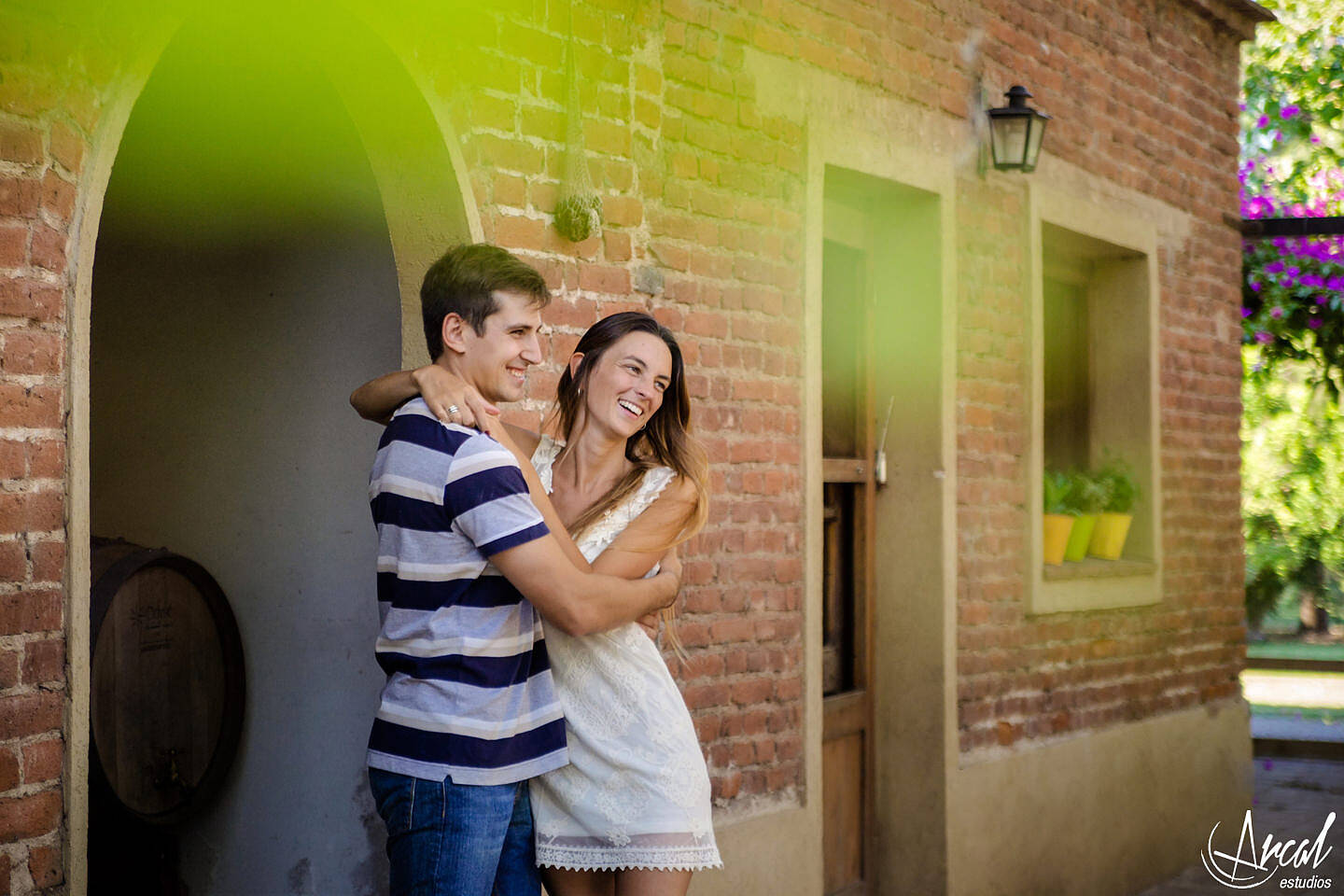 014-agustina-y-narciso-fotos-de-pre-boda-en-colonia-caroya-chacra-de-la-luna-campo-vestido-blaco-novia-44382