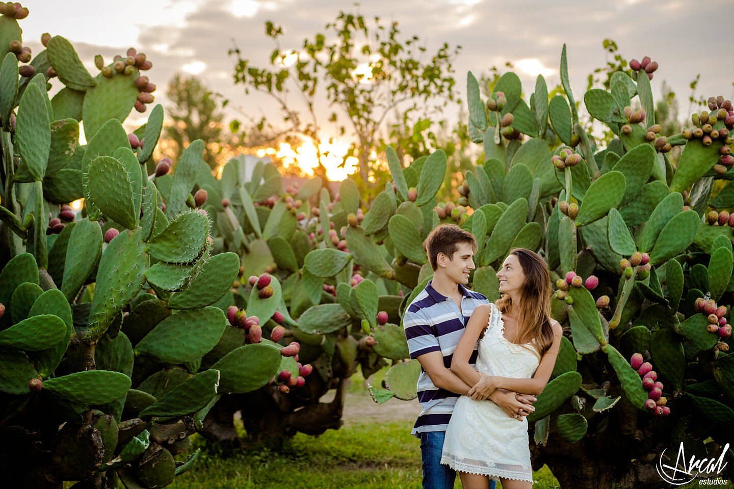 049-agustina-y-narciso-fotos-de-pre-boda-en-colonia-caroya-chacra-de-la-luna-campo-vestido-blaco-novia-44382
