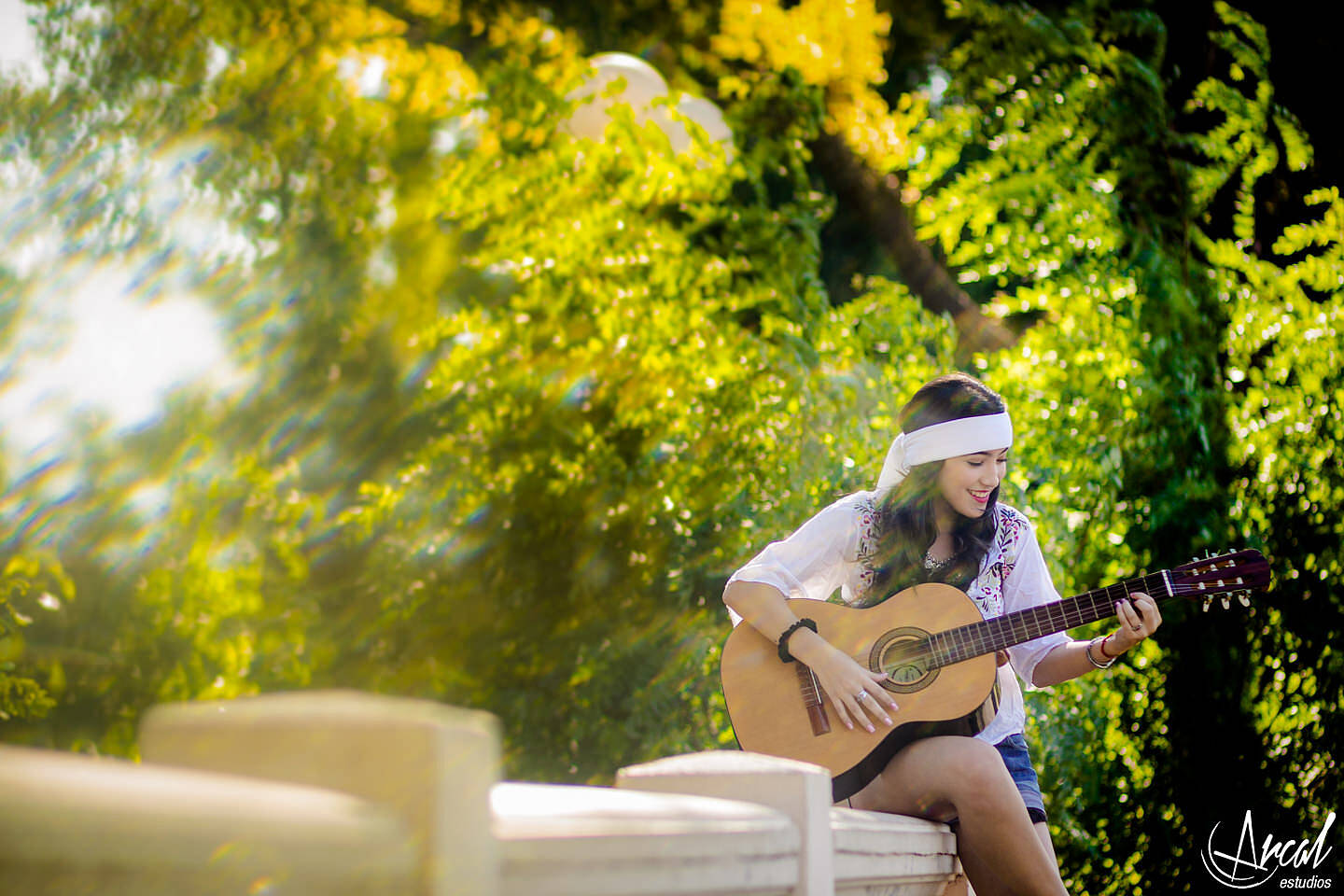 001-melina-godoy-book-de-15-fotografos-de-cordoba-parque-sarmiento-quincean-era-hippie-chic-guitarra-44577