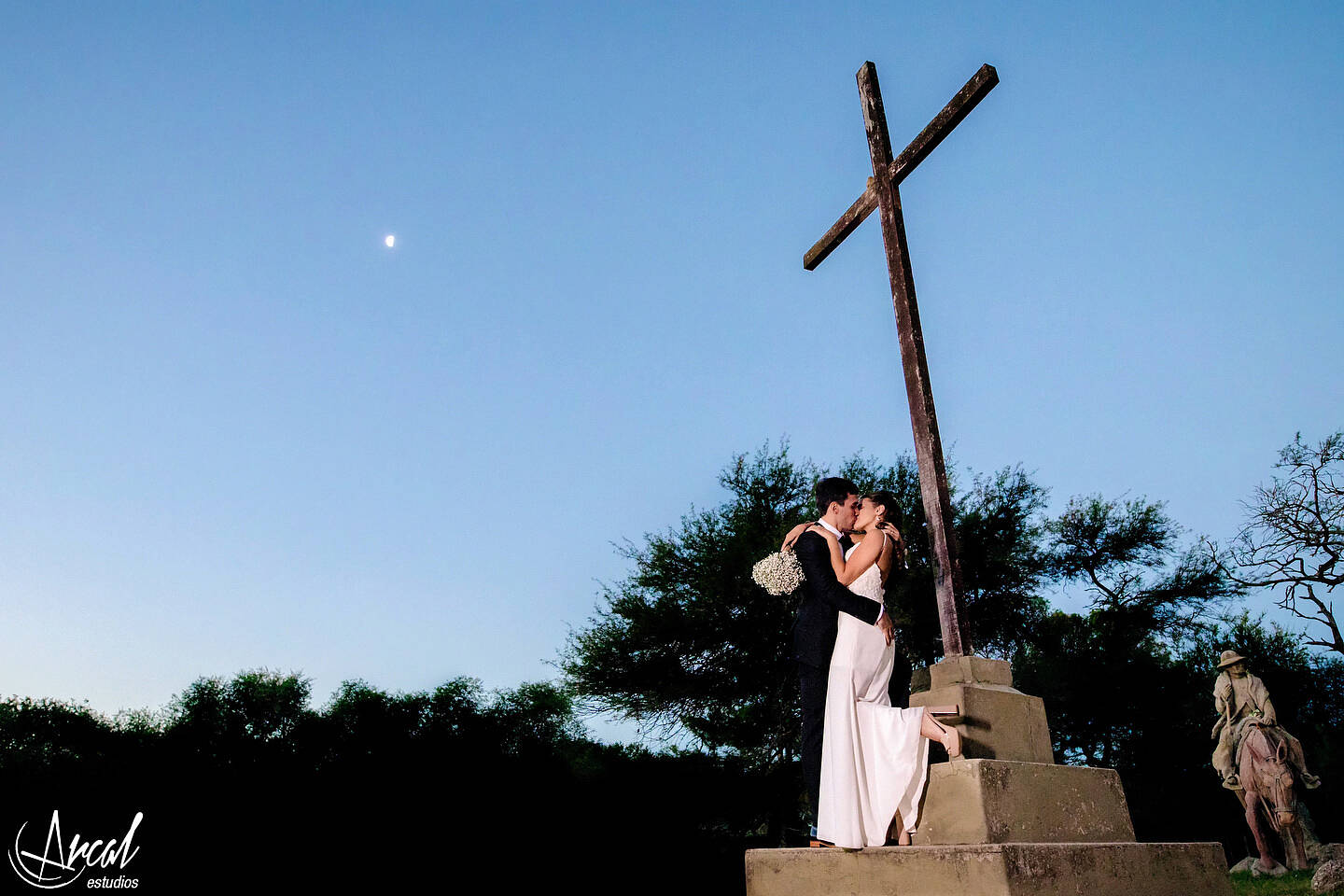 147-emi-pons-gabriel-echevarria-casamiento-en-falda-del-carmen-aldea-los-cocos-fotografi-a-de-bodas-en-co-rdoba