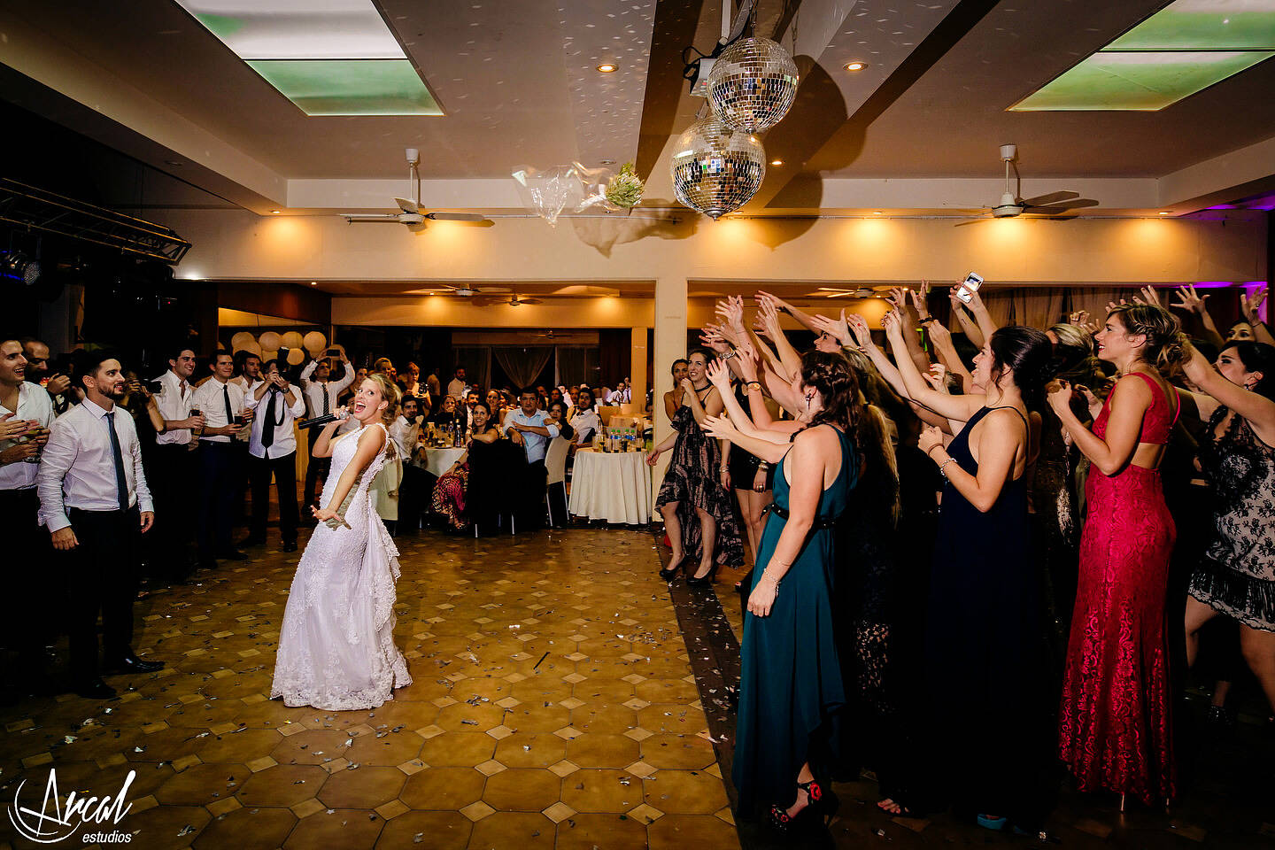 480-maca-y-santy-parroquia-nuestra-sen-ora-del-carmen-fiesta-en-salo-n-motona-utico