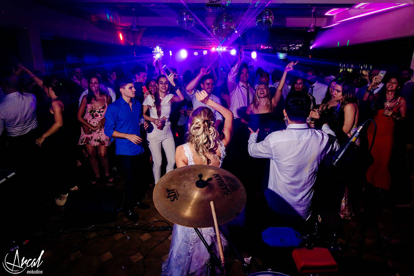 535-maca-y-santy-parroquia-nuestra-sen-ora-del-carmen-fiesta-en-salo-n-motona-utico