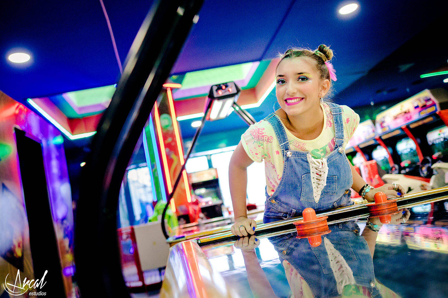 018-lucia-videojuegos-games-pool-match-new-york-time-costanera-montebello-restaurante-carlos-paz-49200