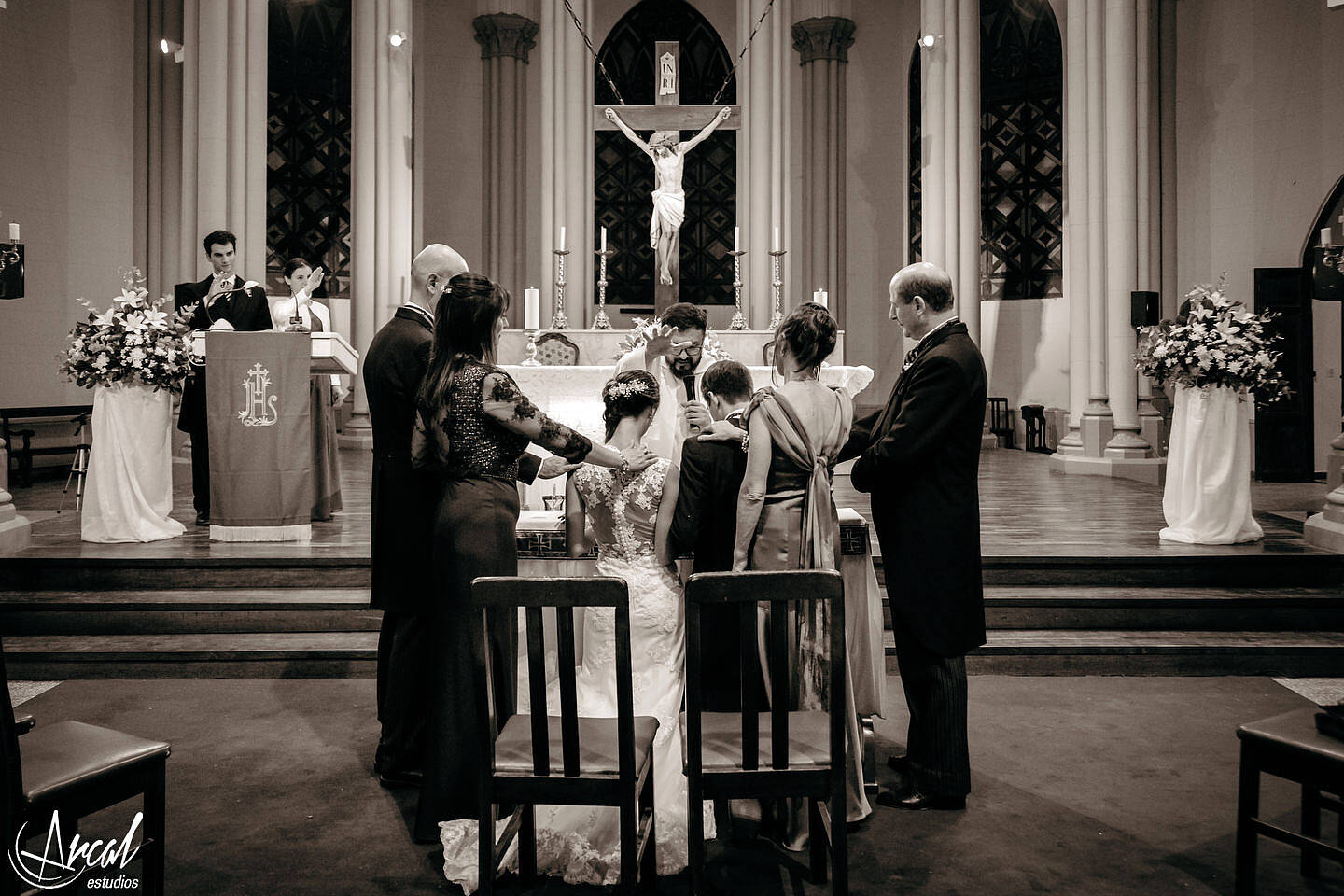 096-agustina-y-narciso-boda-en-villa-allende-iglesia-del-carmen-salo-n-bolgheri