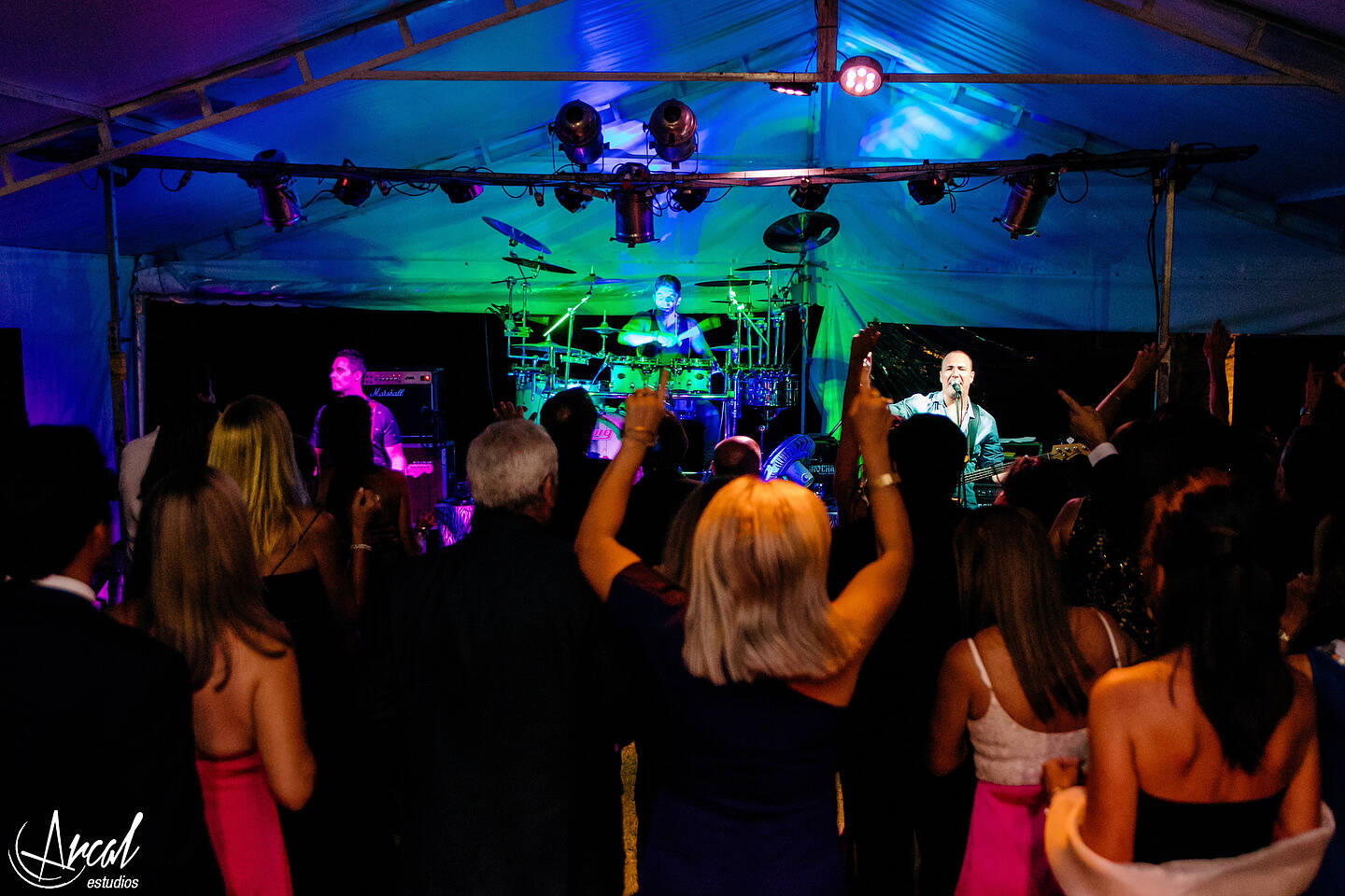 194-agustina-y-narciso-boda-en-villa-allende-iglesia-del-carmen-salo-n-bolgheri