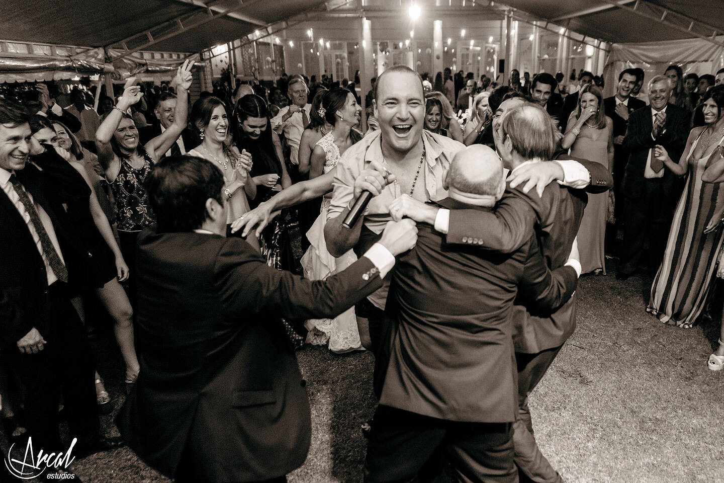211-agustina-y-narciso-boda-en-villa-allende-iglesia-del-carmen-salo-n-bolgheri