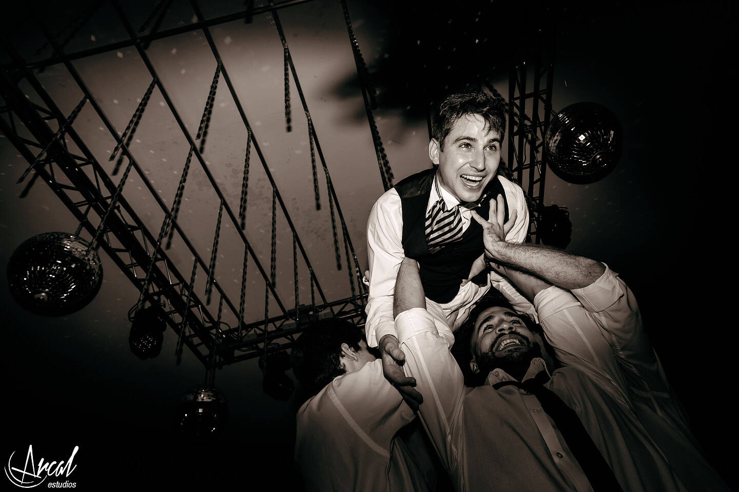 358-agustina-y-narciso-boda-en-villa-allende-iglesia-del-carmen-salo-n-bolgheri