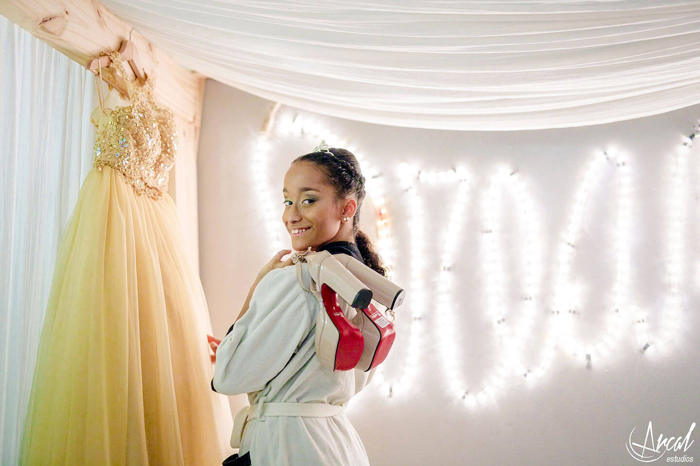 012-angi-vasquez-salo-n-stakel-jean-carlos-en-vivo-rafael-nun-ez-quincean-era-hostel-onas-arcal-estudios-photography-fifteens