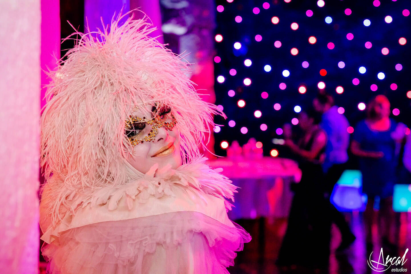 056-angi-vasquez-salo-n-stakel-jean-carlos-en-vivo-rafael-nun-ez-quincean-era-hostel-onas-arcal-estudios-photography-fifteens