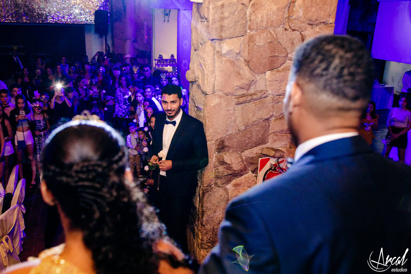 074-angi-vasquez-salo-n-stakel-jean-carlos-en-vivo-rafael-nun-ez-quincean-era-hostel-onas-arcal-estudios-photography-fifteens